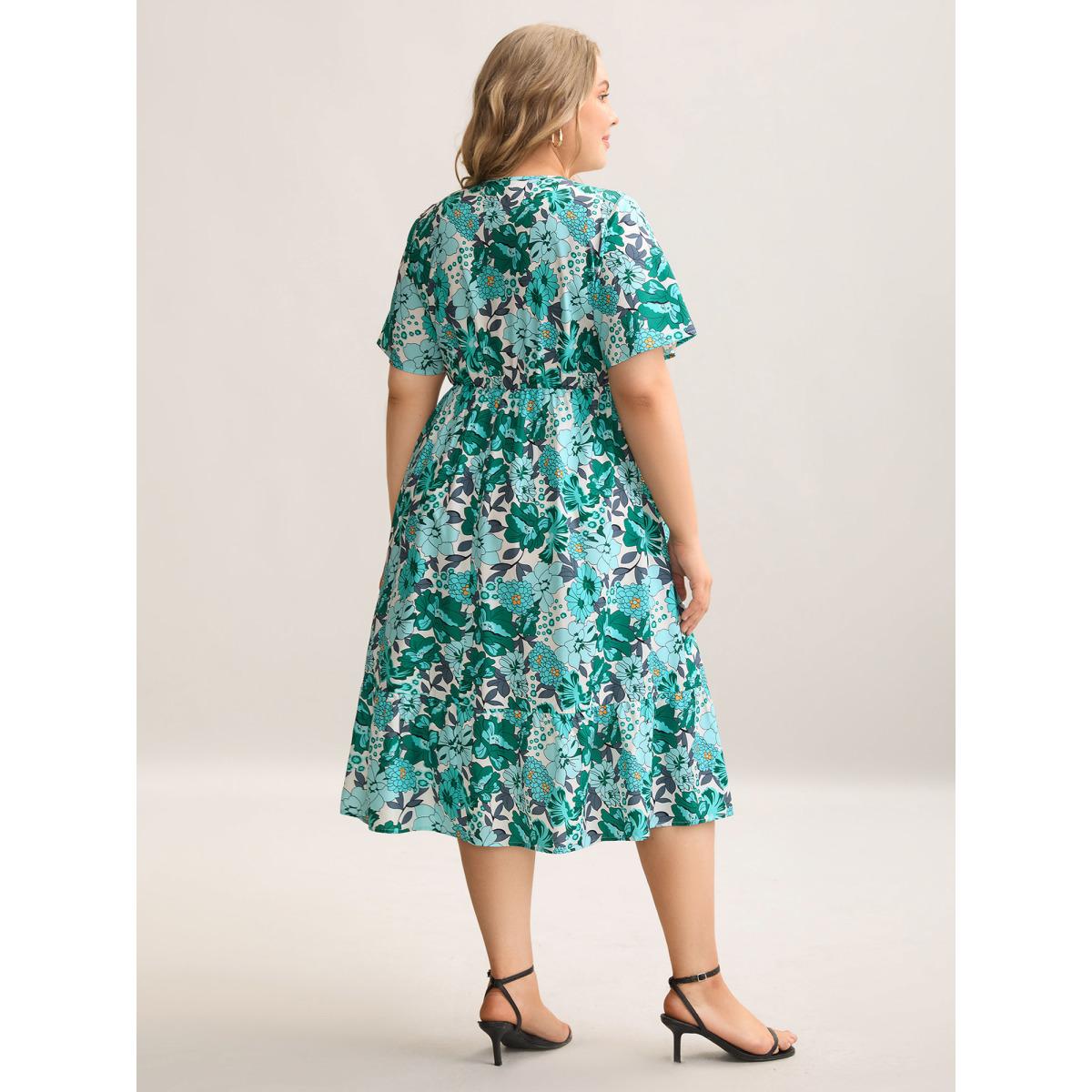 Plus Size Floral Print V-Neck Pockets Midi Dress Arctic Women Elegant Non V-neck Short sleeve Curvy BloomChic 28/5X Product Image