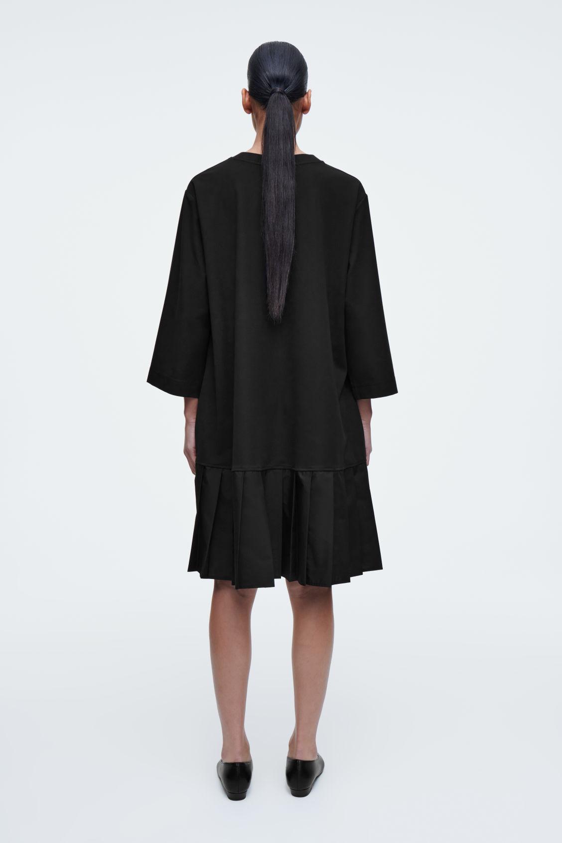 PLEATED DROPPED-WAIST T-SHIRT DRESS Product Image