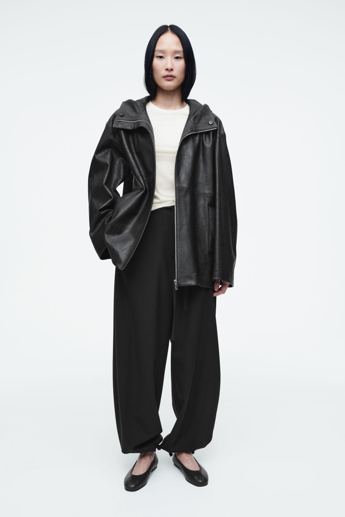 SLIM LIGHTWEIGHT LONG-SLEEVED TOP Product Image