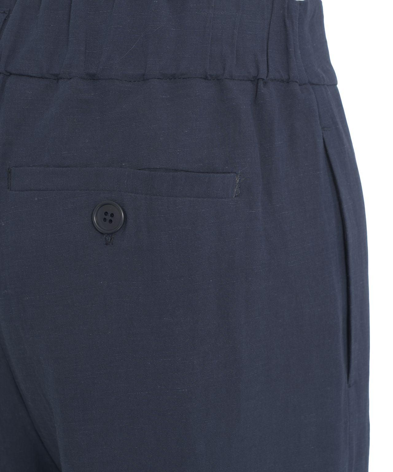 Linen pants with turn-ups Product Image