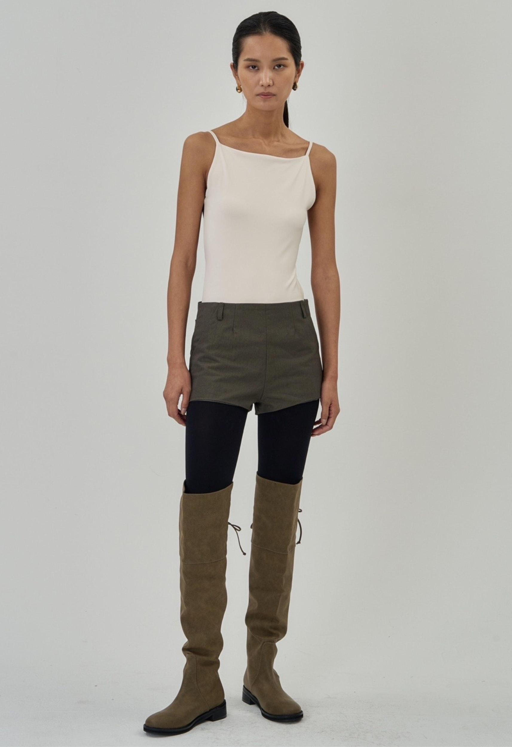 Gabi Shirt in Black Product Image