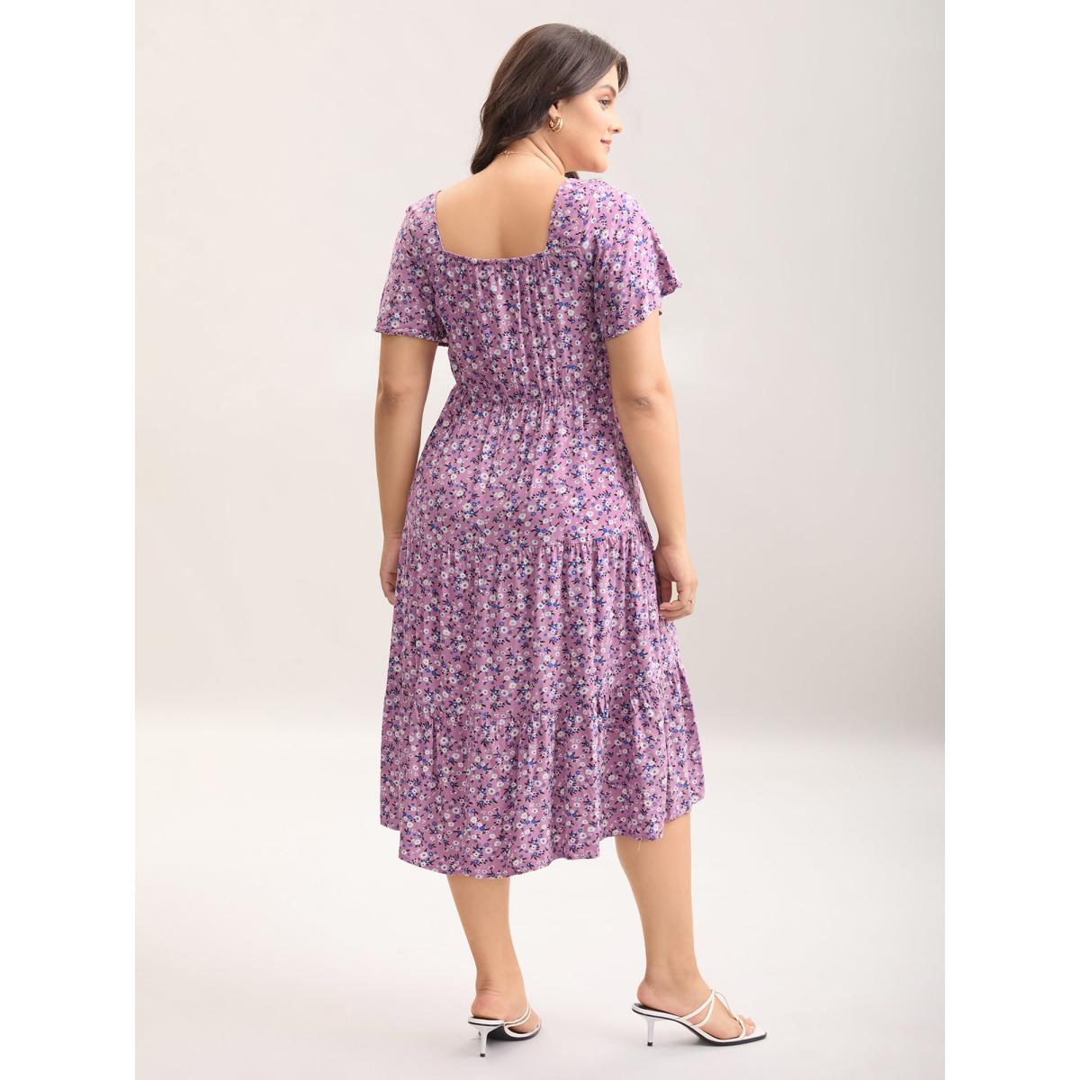 Plus Size Ditsy Floral Sweetheart Drawstring Pocket Tiered Dress Lilac Women Timeless Non V-neck Short sleeve Curvy Midi Dress BloomChic 14-16/1X Product Image