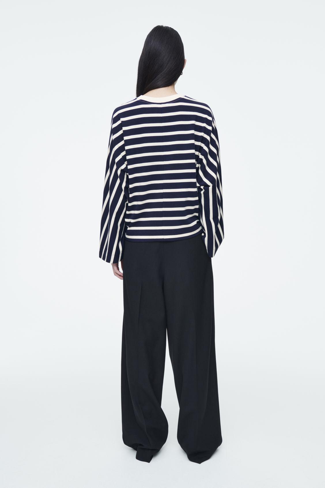 BOXY LONG-SLEEVED T-SHIRT Product Image