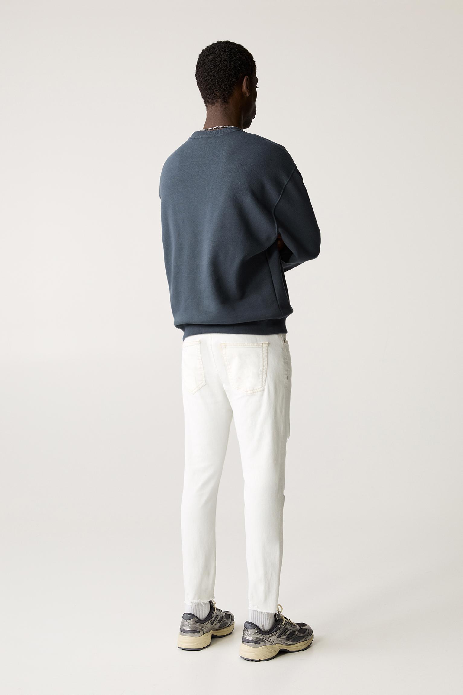 Ripped carrot fit jeans Product Image