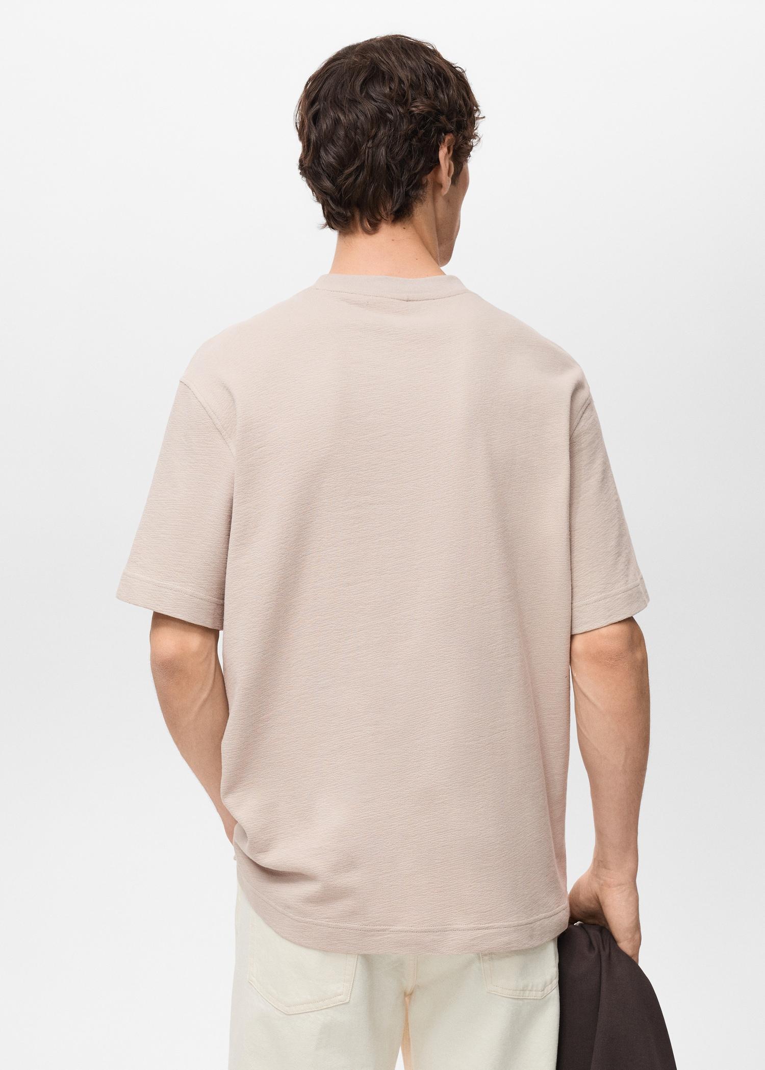 Structured relaxed-fit t-shirt - Men | MANGO USA Product Image