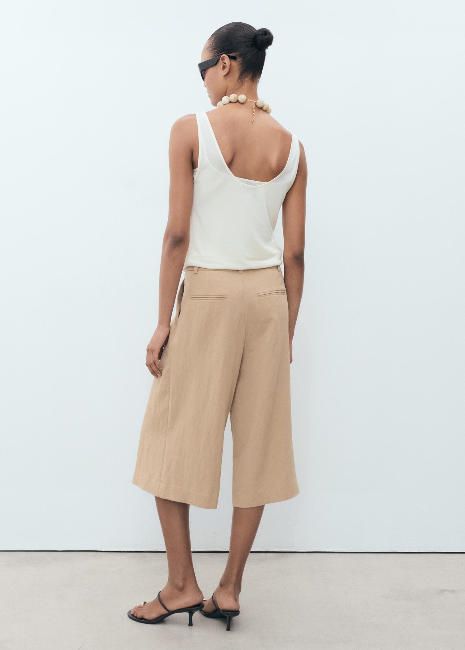 Lyocell pleated bermuda shorts - Women | MANGO USA Product Image