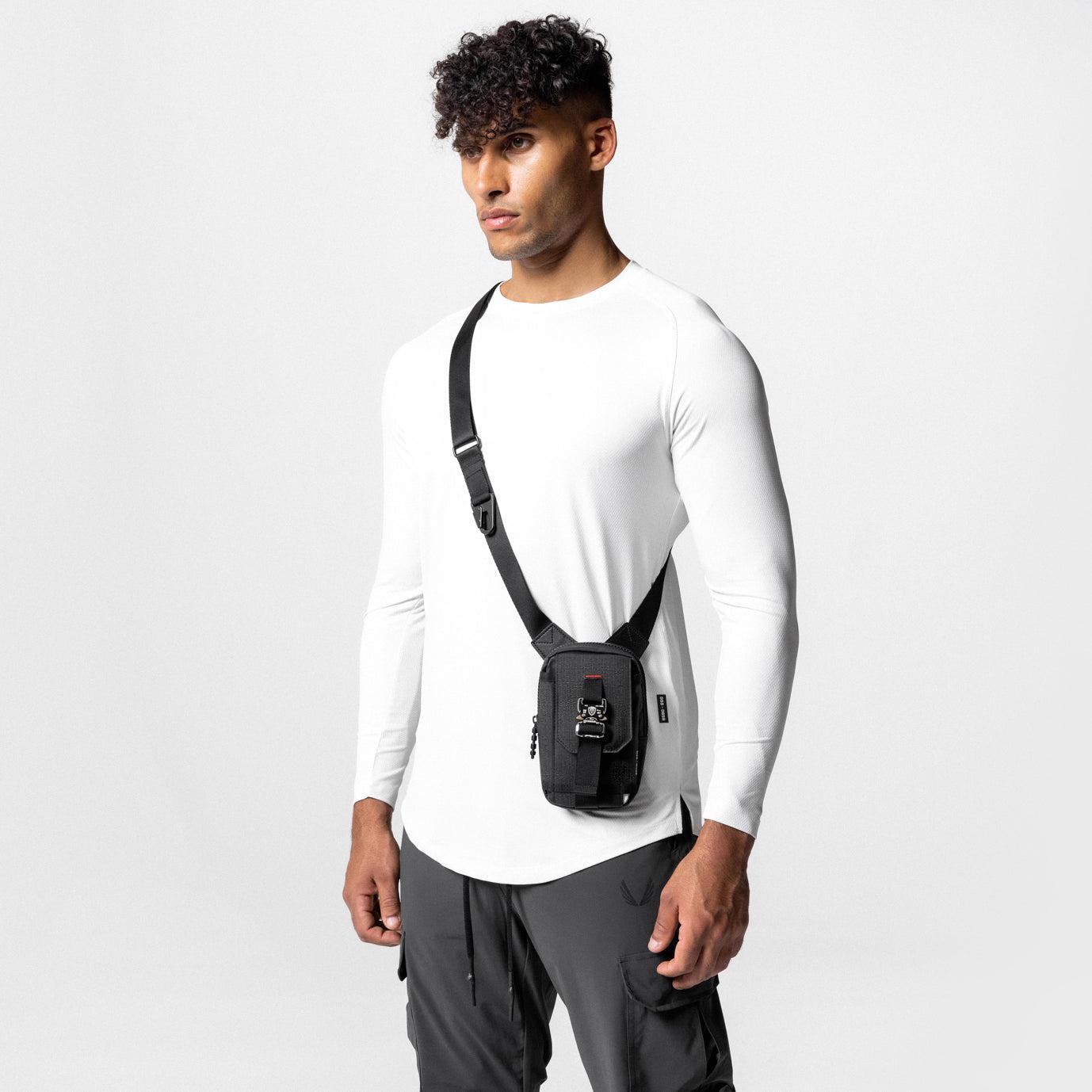 0582. Waterproof Phone Holster Bag - Black Product Image