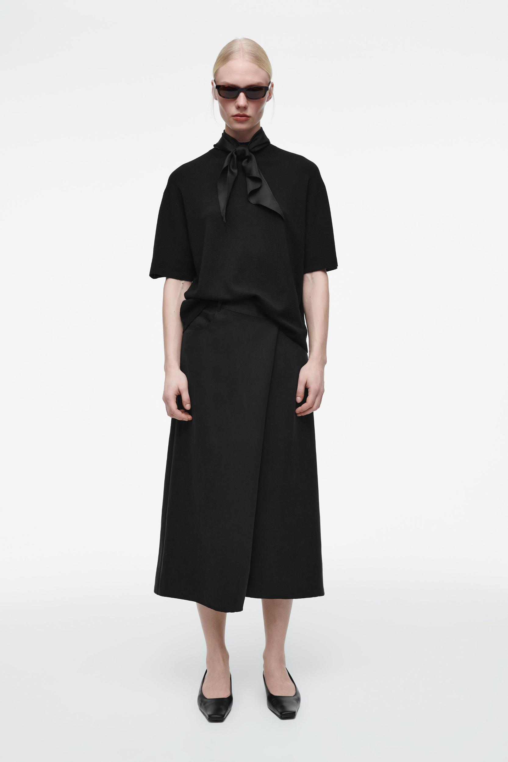 SCARF-DETAIL MERINO WOOL T-SHIRT Product Image