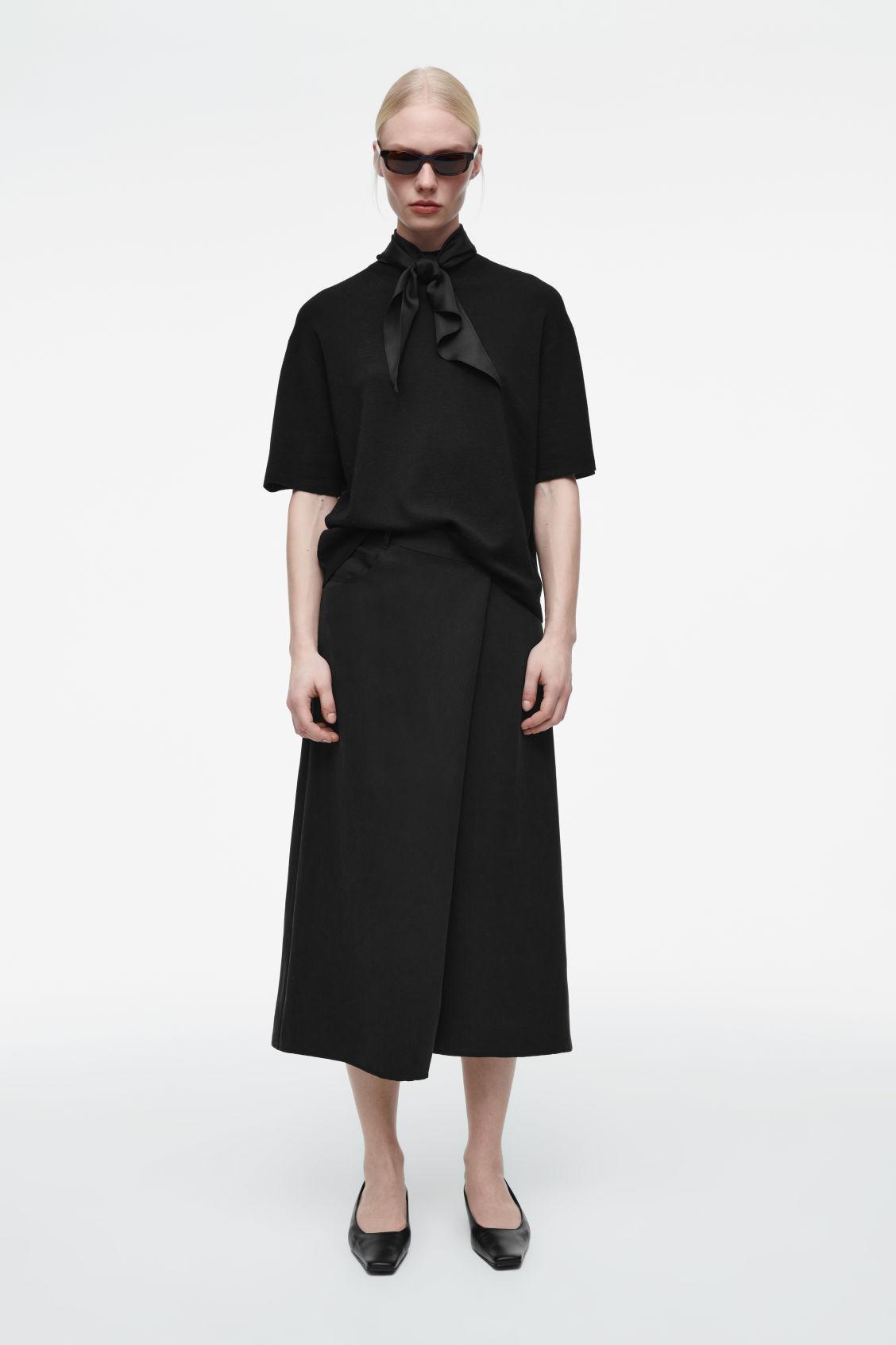 SCARF-DETAIL MERINO WOOL T-SHIRT Product Image