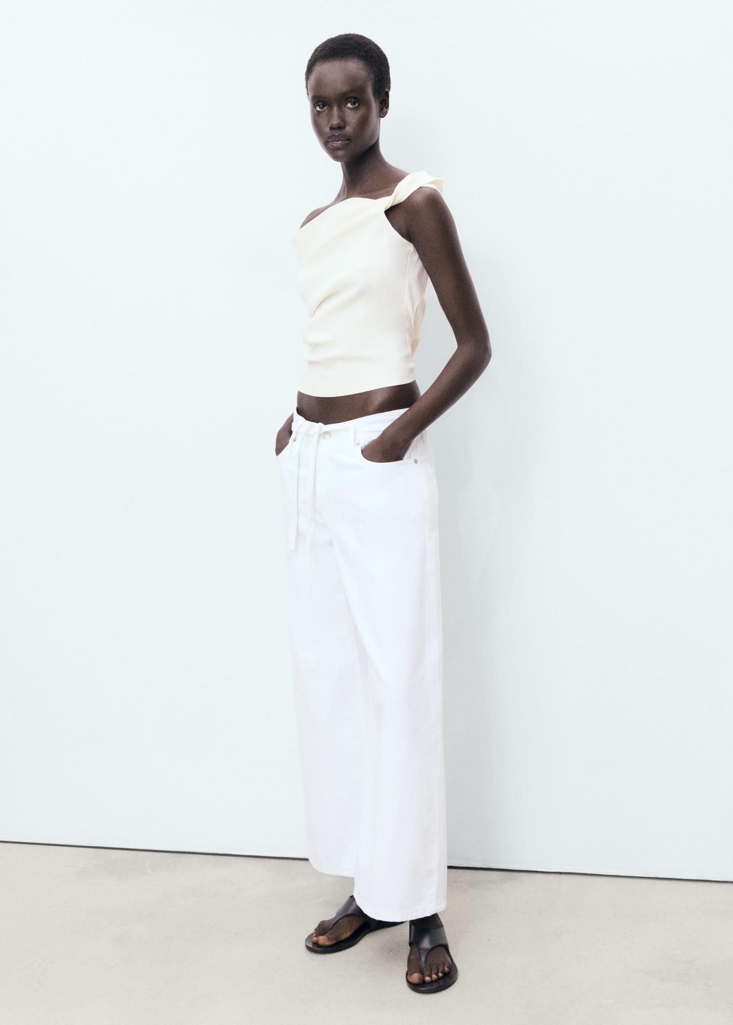 Asymmetrical strapless top - Women | MANGO USA Product Image