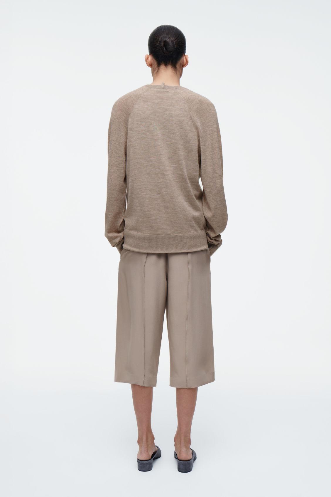 ATTACHED LAYERED FINE CASHMERE CARDIGAN Product Image