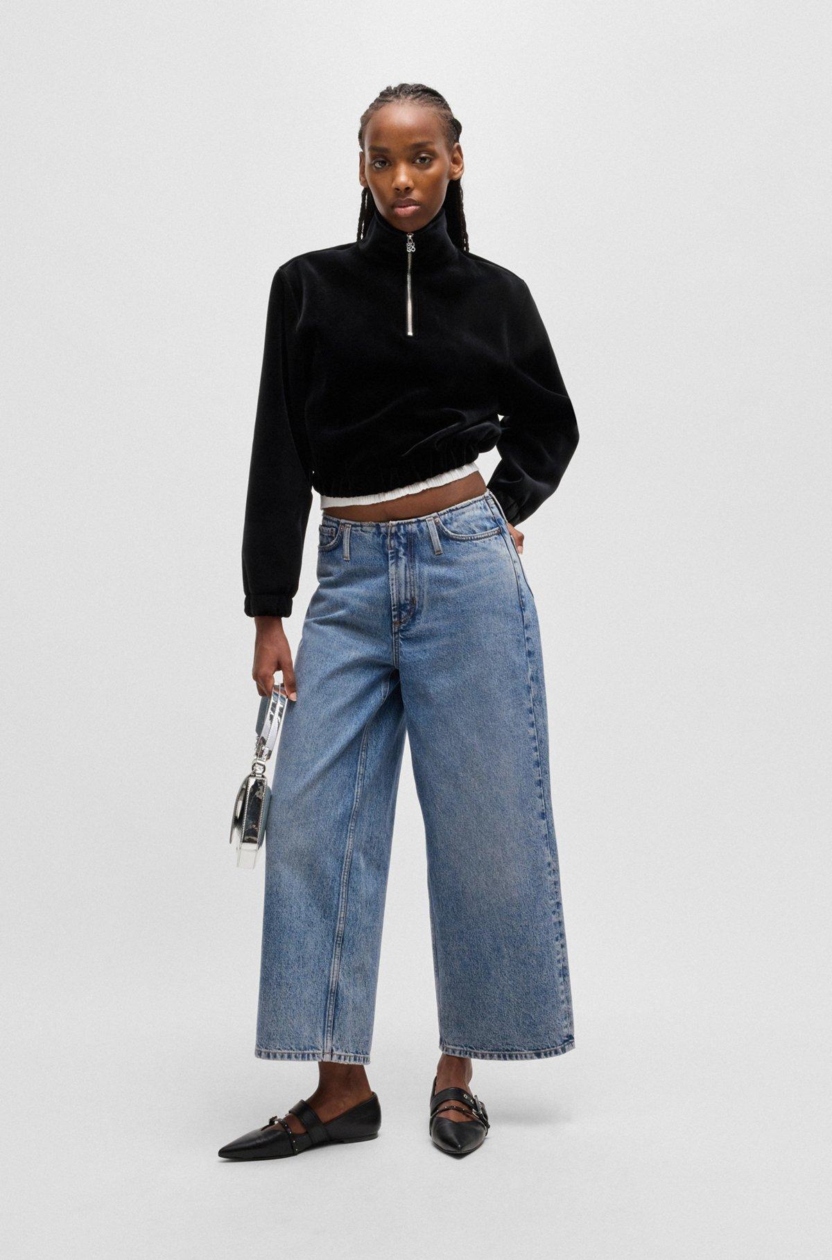 Relaxed-fit jeans with cropped length Product Image