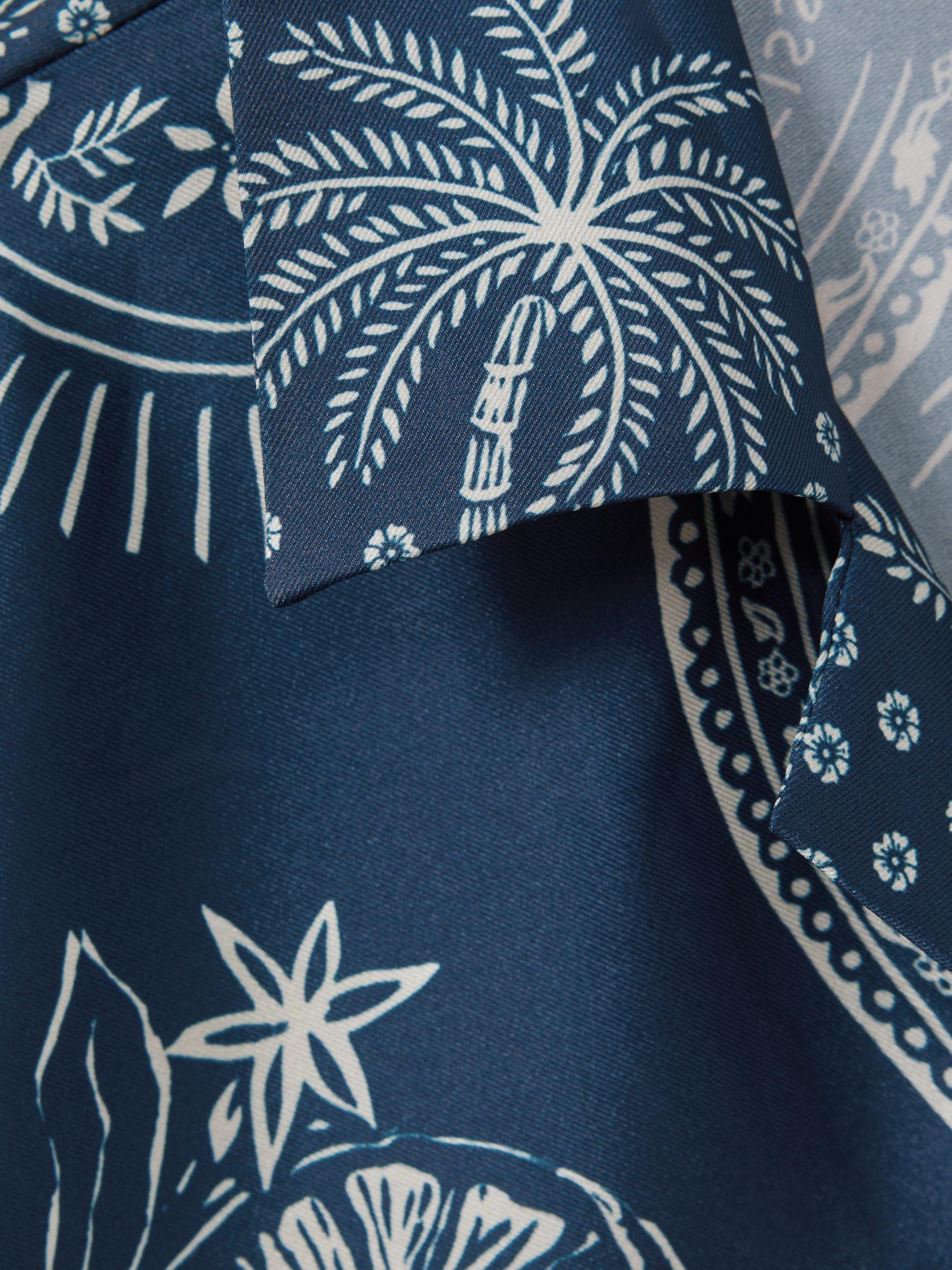 Reiss | Ché Printed Cuban Collar Shirt in Navy/White Product Image