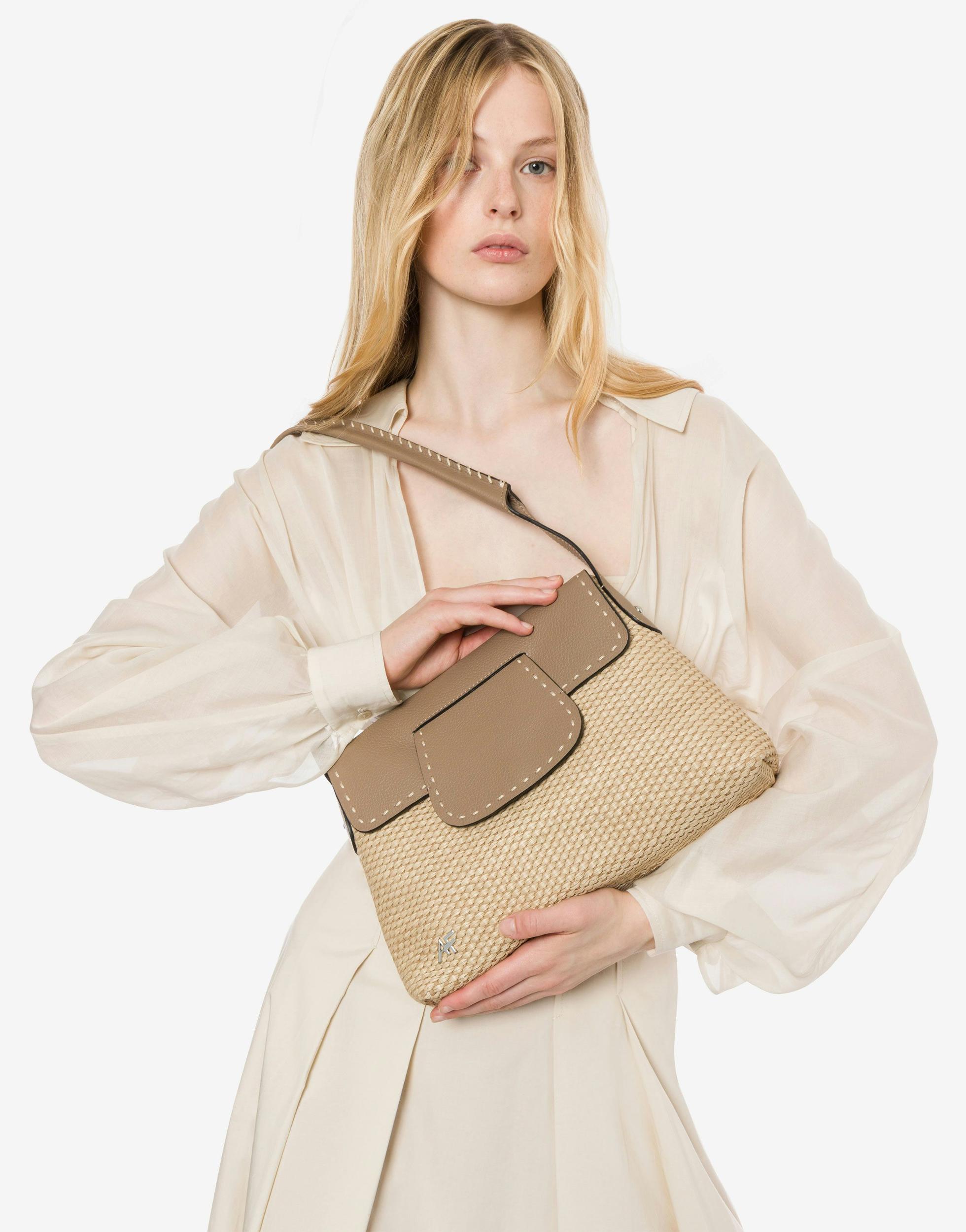 Raffia shoulder bag Product Image