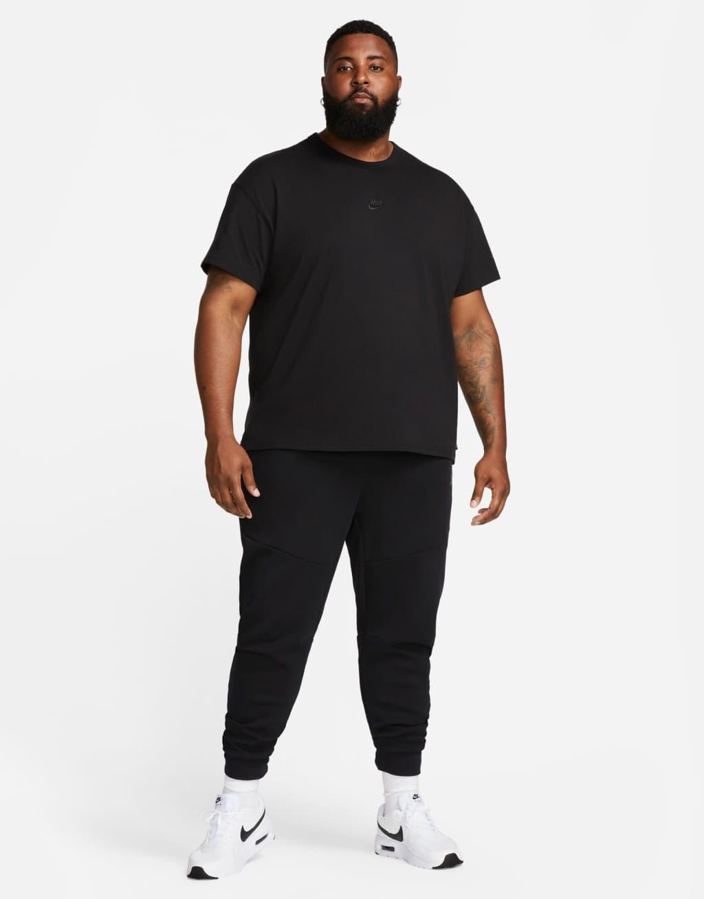 Mens Nike Sportswear Premium Essentials T-Shirt | DO7392-010 Product Image