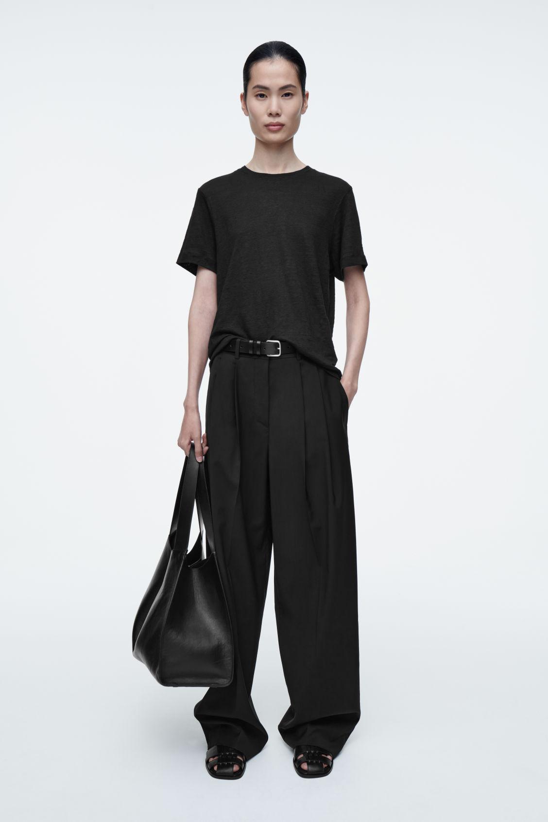 CREW-NECK LINEN T-SHIRT Product Image