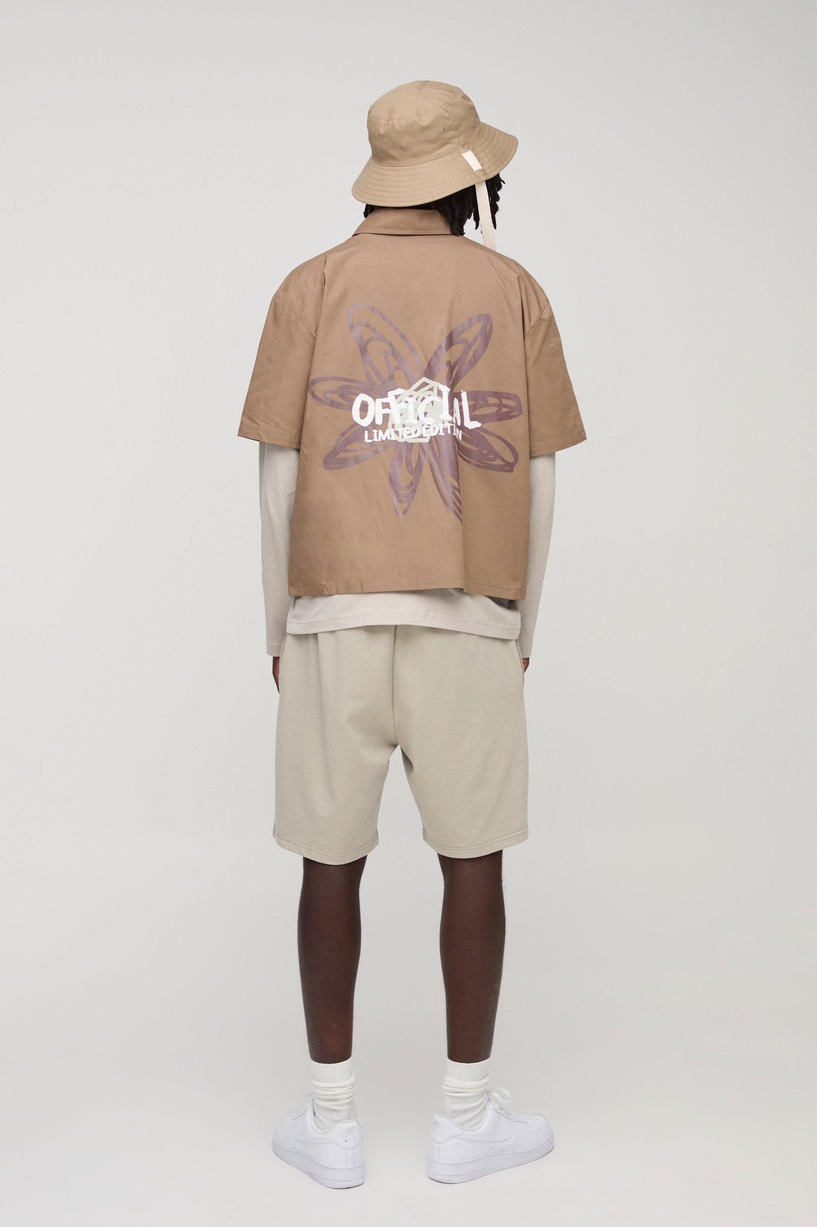 Oversized Boxy OFFICIAL Printed Collared Shirt | boohooMAN USA Product Image