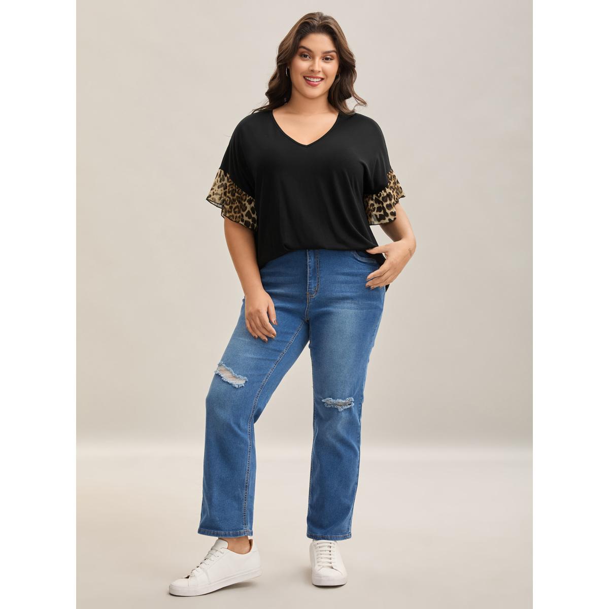 Plus Size Leopard Pattern Spliced Fitted T-Shirt Black Women Casual Gathered V-neck Everyday T-shirts BloomChic 30/6X Product Image