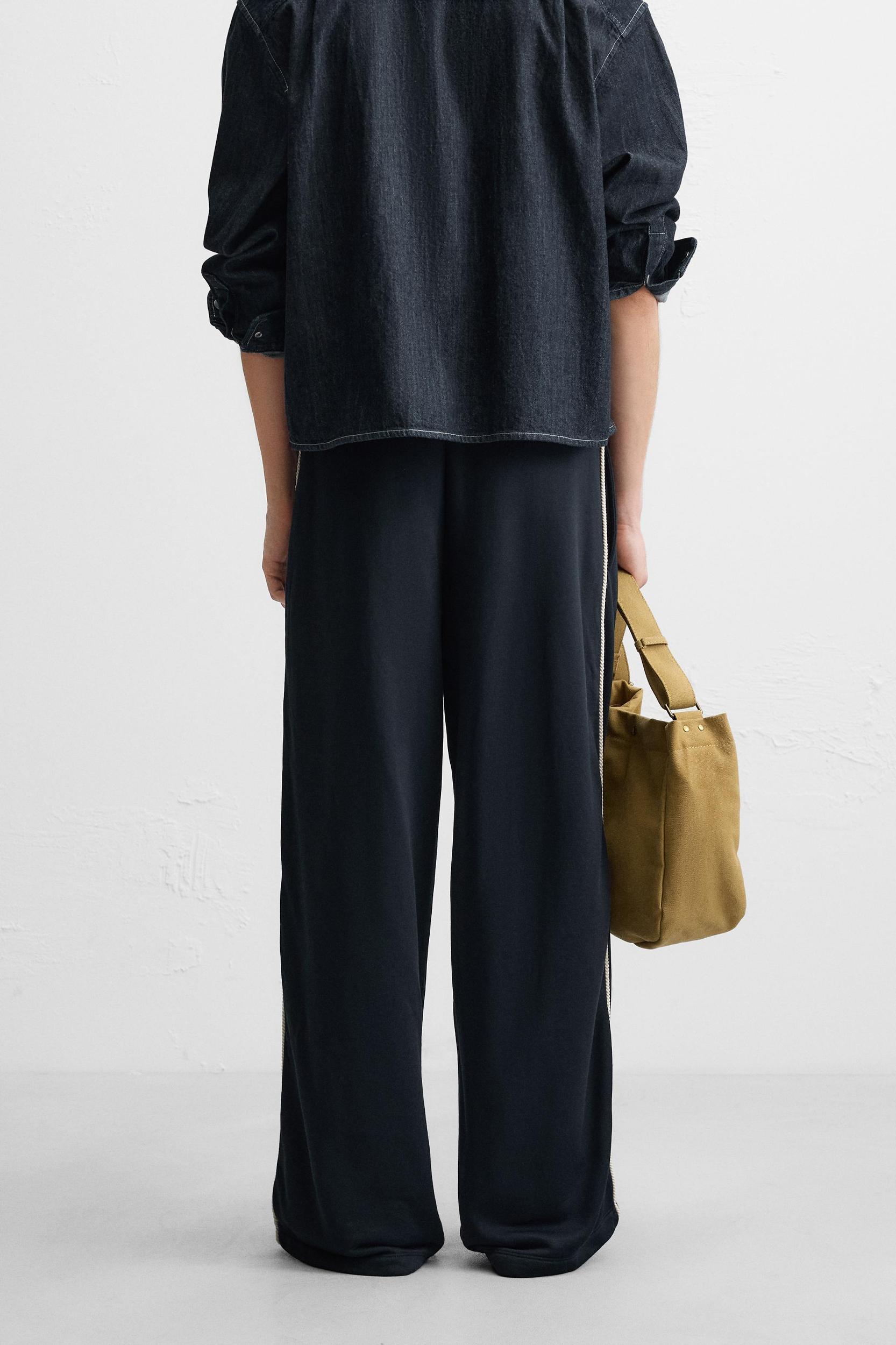 CONTRAST JOGGER PANTS Product Image