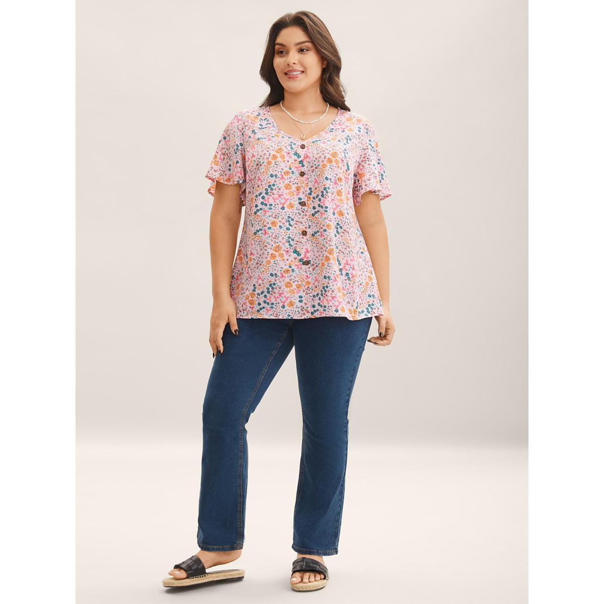 Plus Size Lightpink Floral Print V-Neck Flowy Blouse Women Playful Short sleeve V-neck Vacation Blouses BloomChic 10/M Product Image