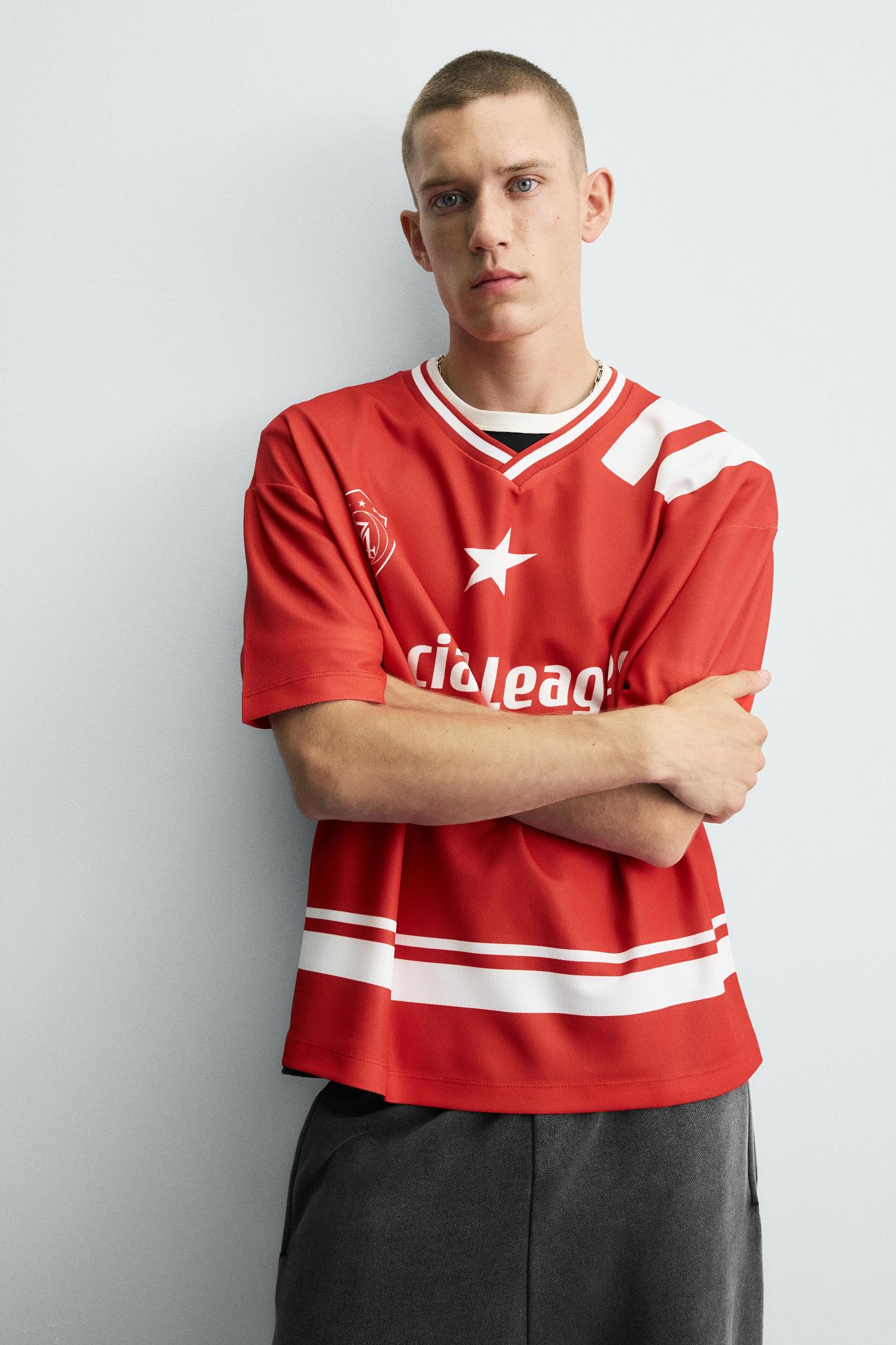 RETRO FOOTBALL PRINT T-SHIRT Product Image