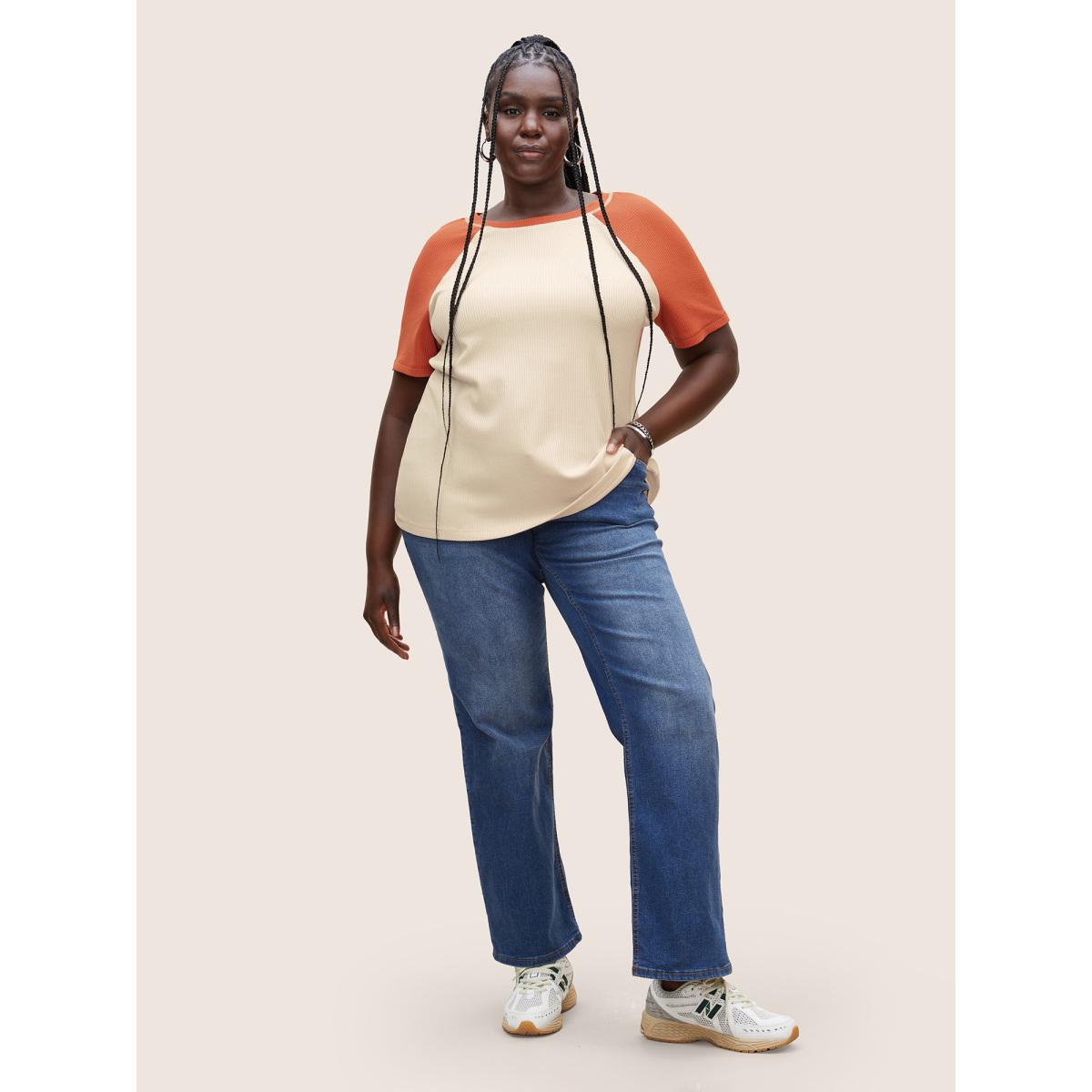 Plus Size Round Neck Contrast Raglan Sleeve T-shirt Multicolor Women Casual Contrast Round Neck Everyday T-shirts BloomChic 12/L Product Image