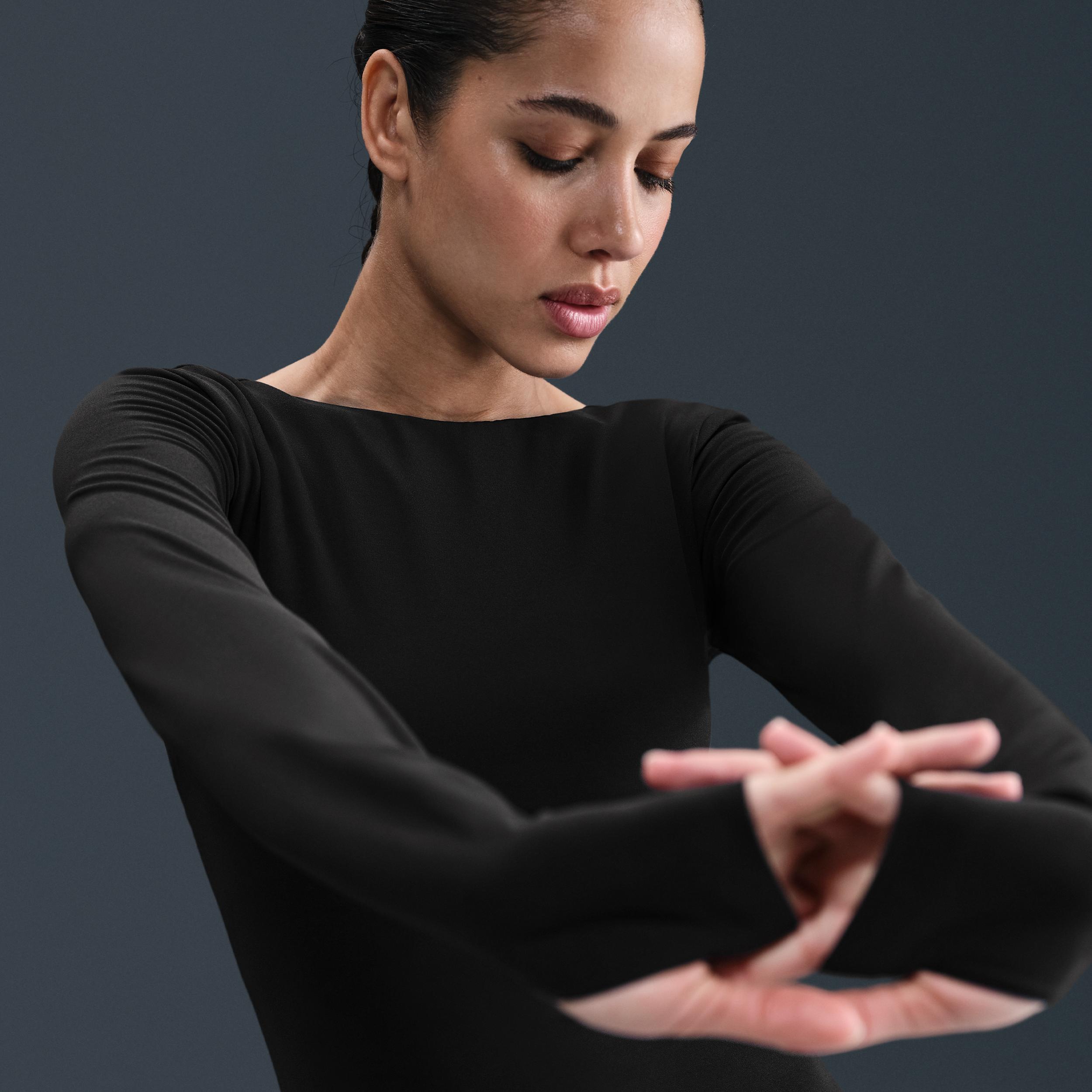 Nike Womens Zenvy Dri-FIT Long-Sleeve Top | HV3539-010 Product Image