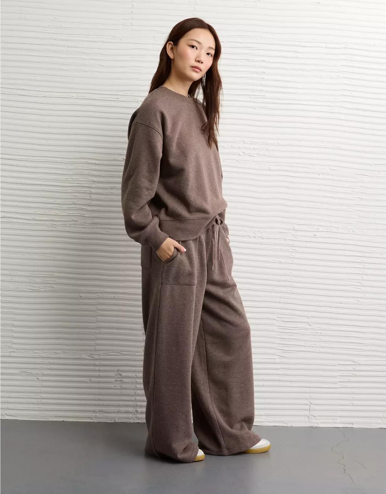 AE Everyday Luxe Wide-Leg Sweatpant Product Image