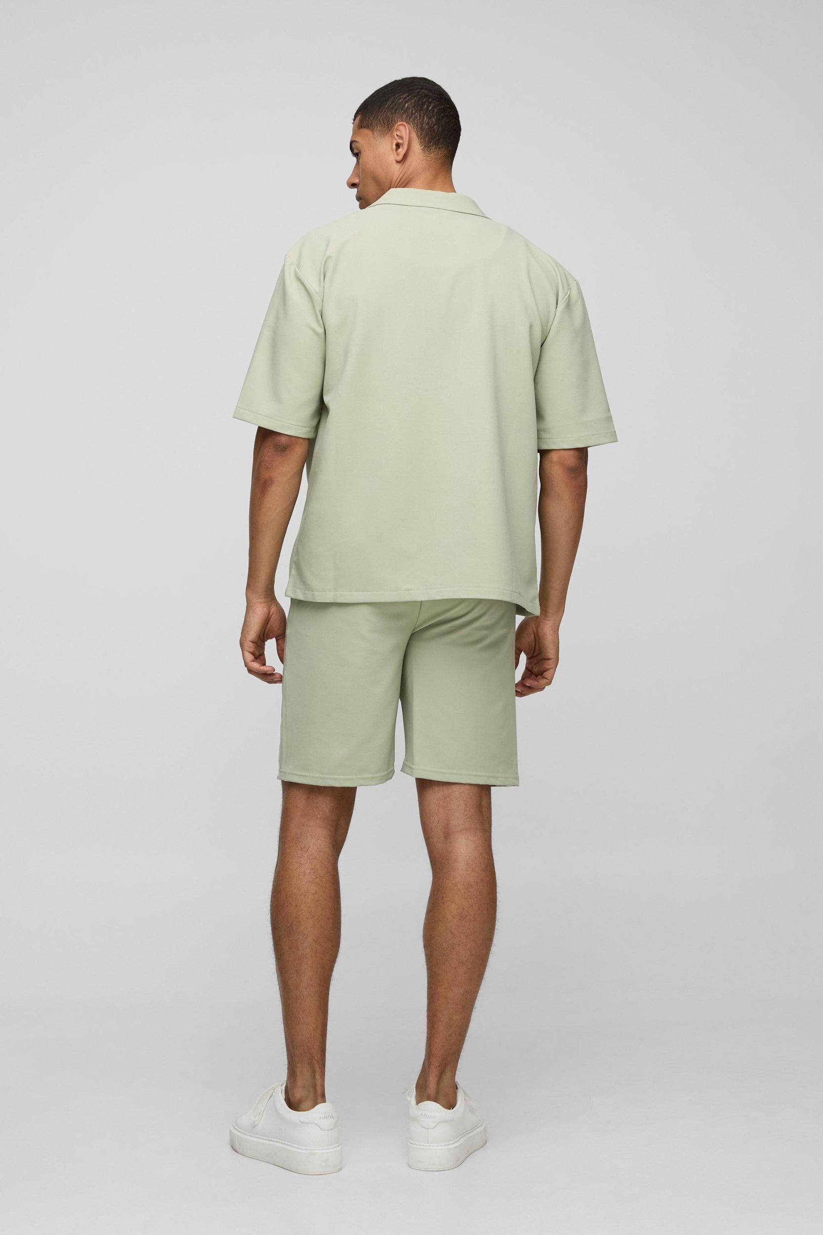 Oversized Technical Stretch Revere Shirt | boohooMAN USA Product Image