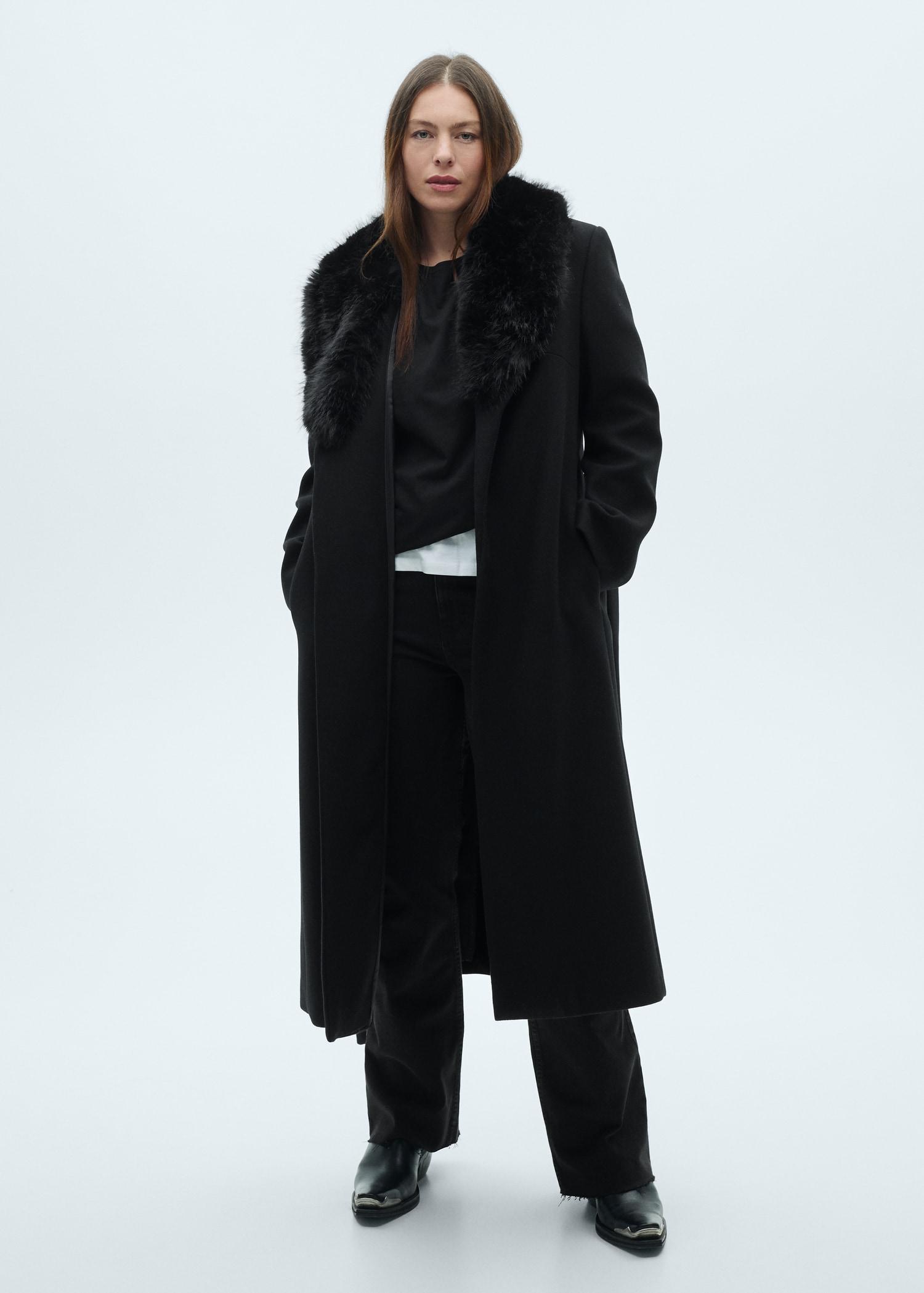 Manteco wool coat with detachable fur collar - Women | MANGO USA Product Image