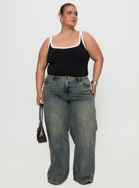 Astrea Bodysuit Black / White Curve Product Image