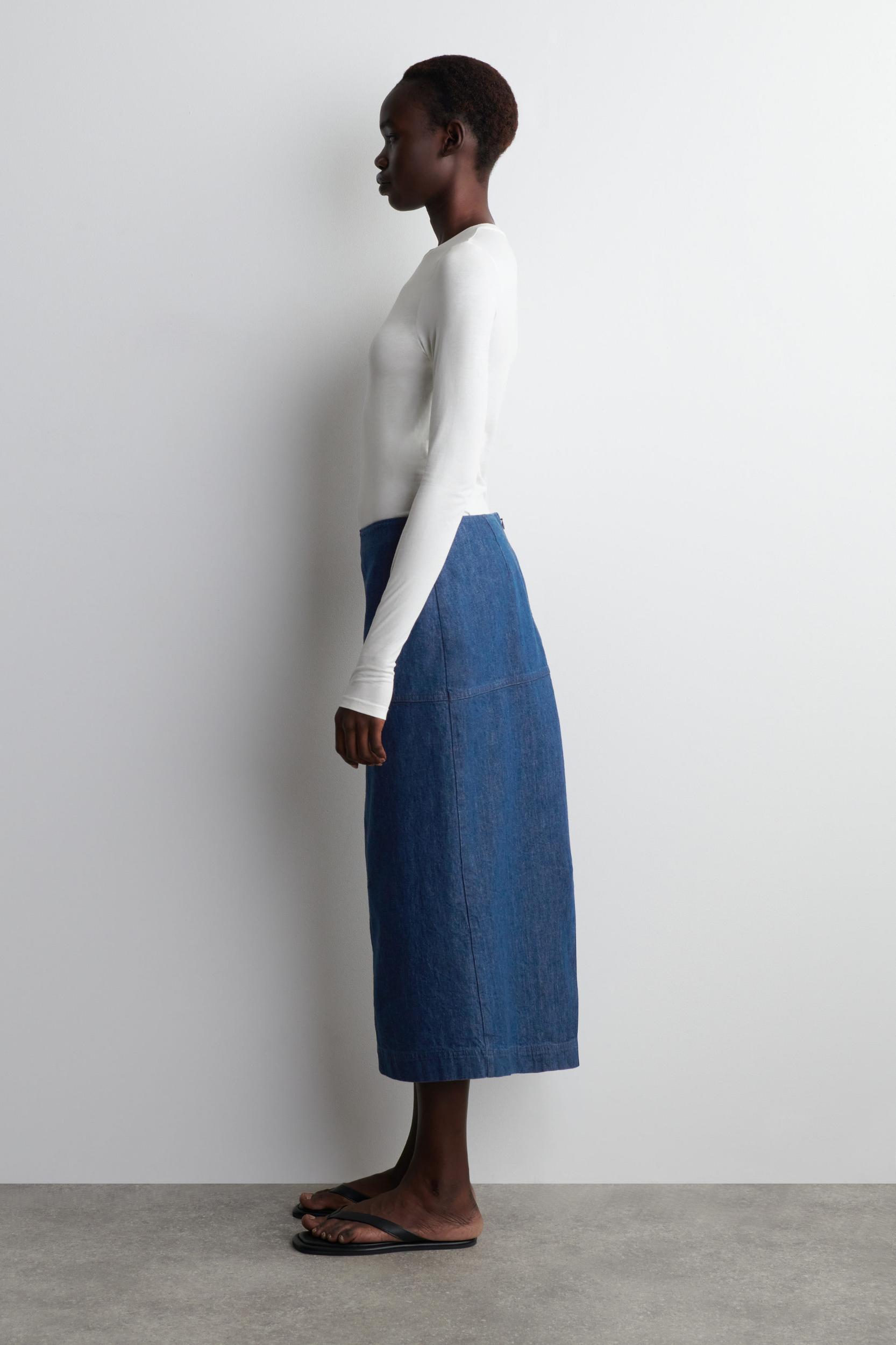 SLIM LIGHTWEIGHT LONG-SLEEVED TOP Product Image