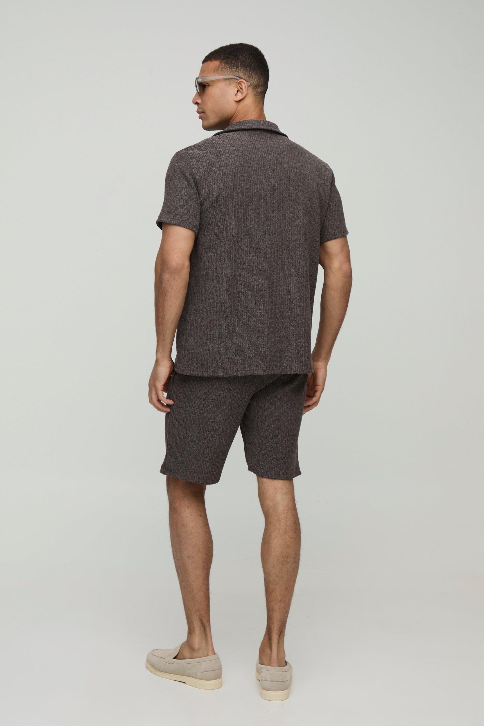 Crinkle Regular Revere Shirt & Comfort Mid Length Short | boohooMAN USA Product Image