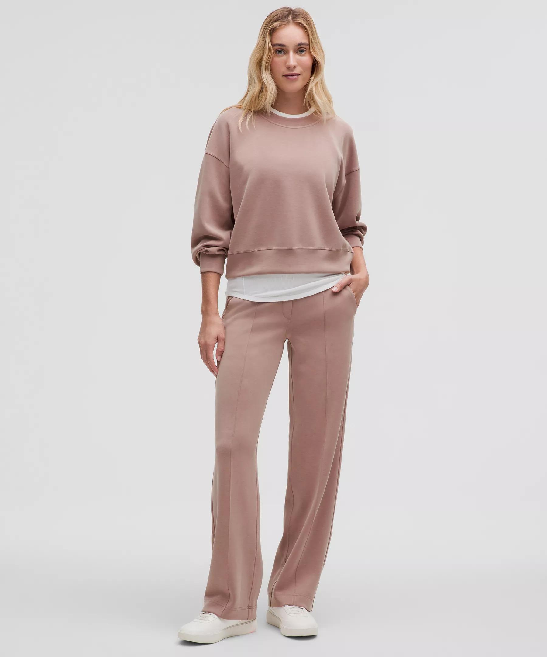 Softstreme Pintuck Mid-Rise Pant *Regular Product Image