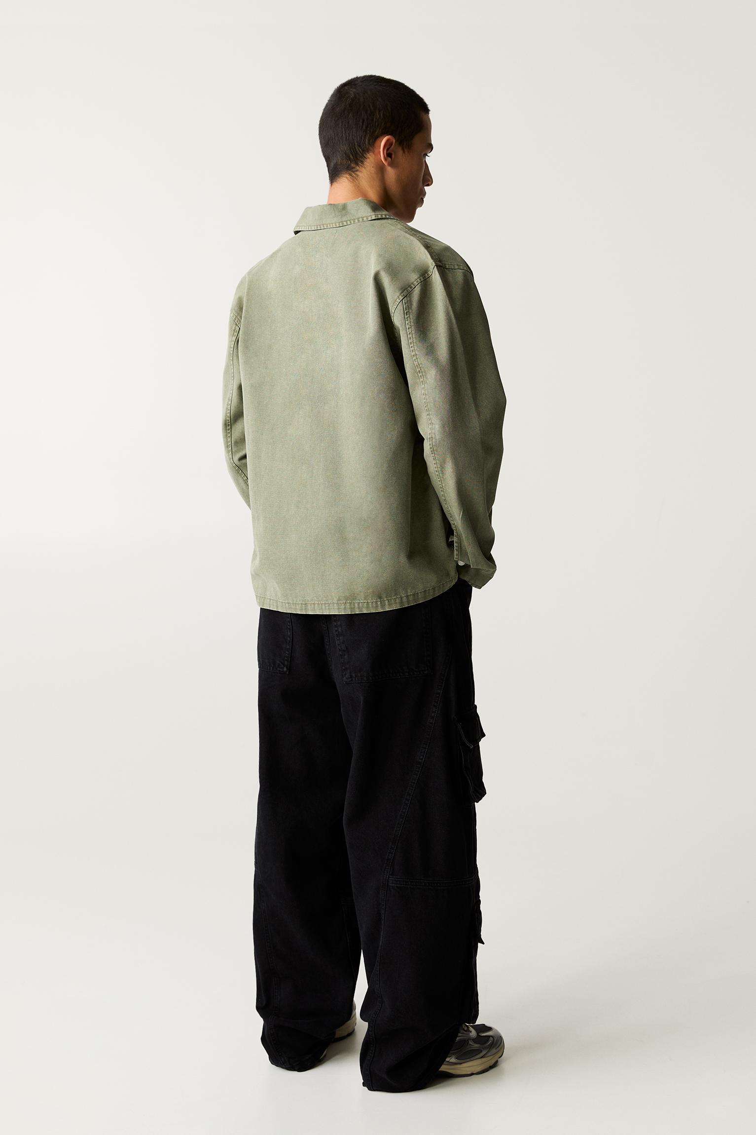 Shirt with front pockets Product Image