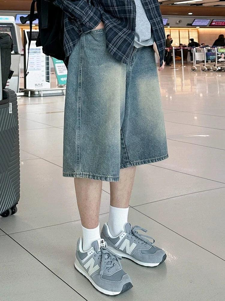 RT No. 18613 WASHED BLUE DENIM SHORTS Product Image