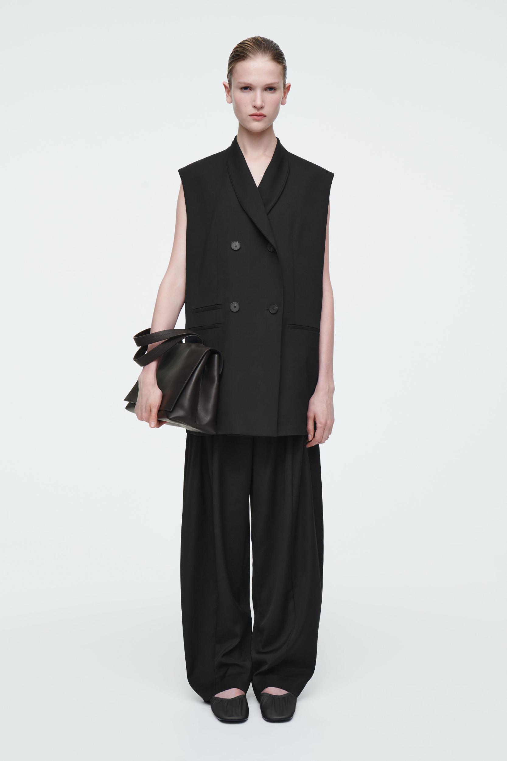 THE RUCHED LEATHER BALLET FLATS Product Image