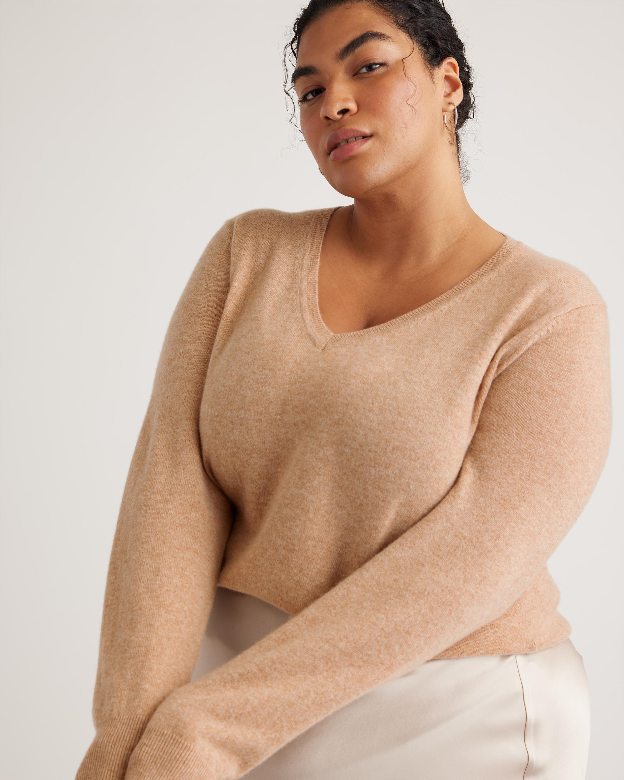 Quince | Women's Mongolian Cashmere V-Neck Sweater Product Image