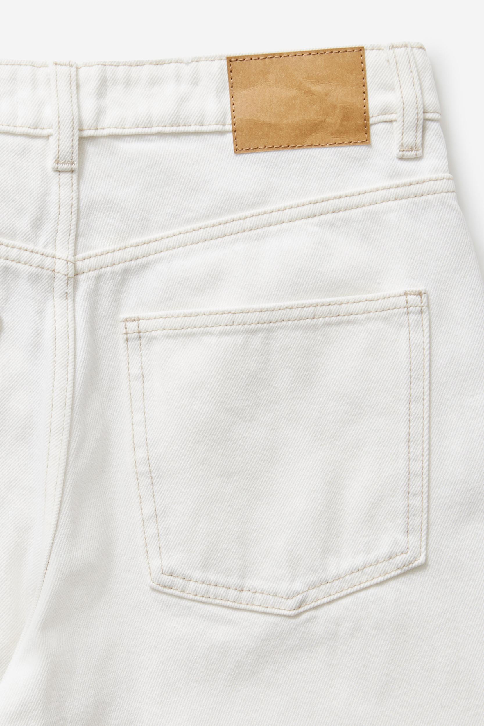 91 Straight Jean Product Image