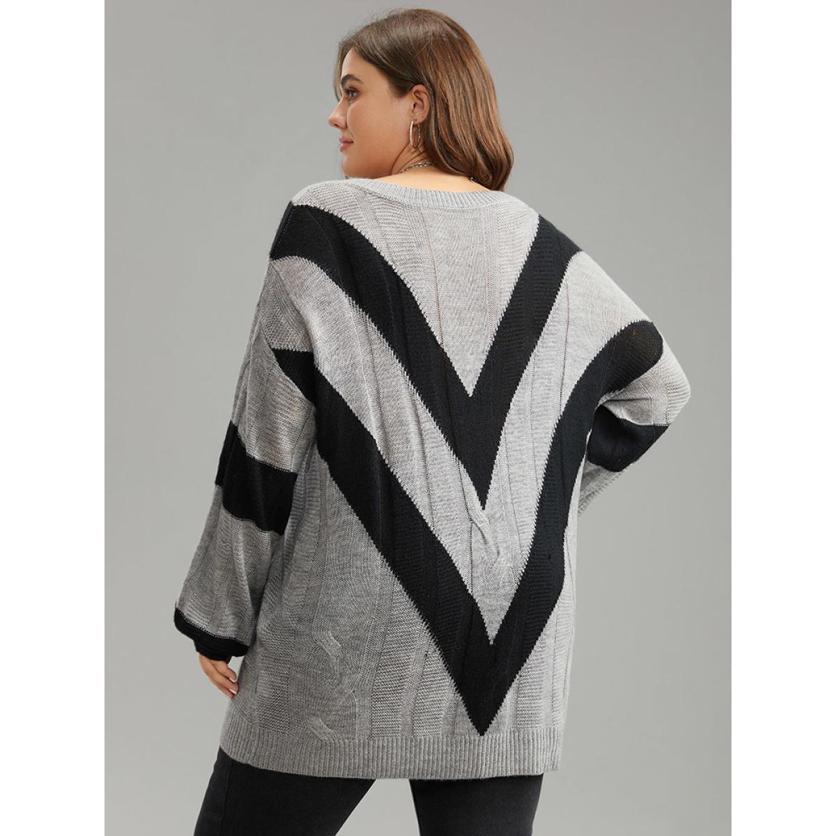 Plus Size Geometric Contrast V Neck Pullover DarkGray Women Casual Loose Long Sleeve V-neck Everyday Pullovers BloomChic 18-20/2X Product Image