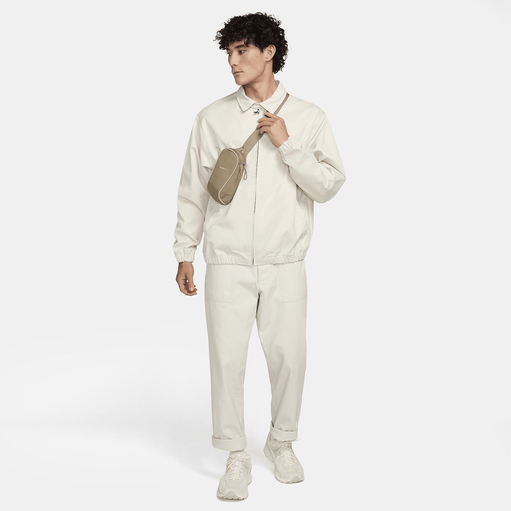 Nike Sportswear Essentials Crossbody Bag (1L) Product Image