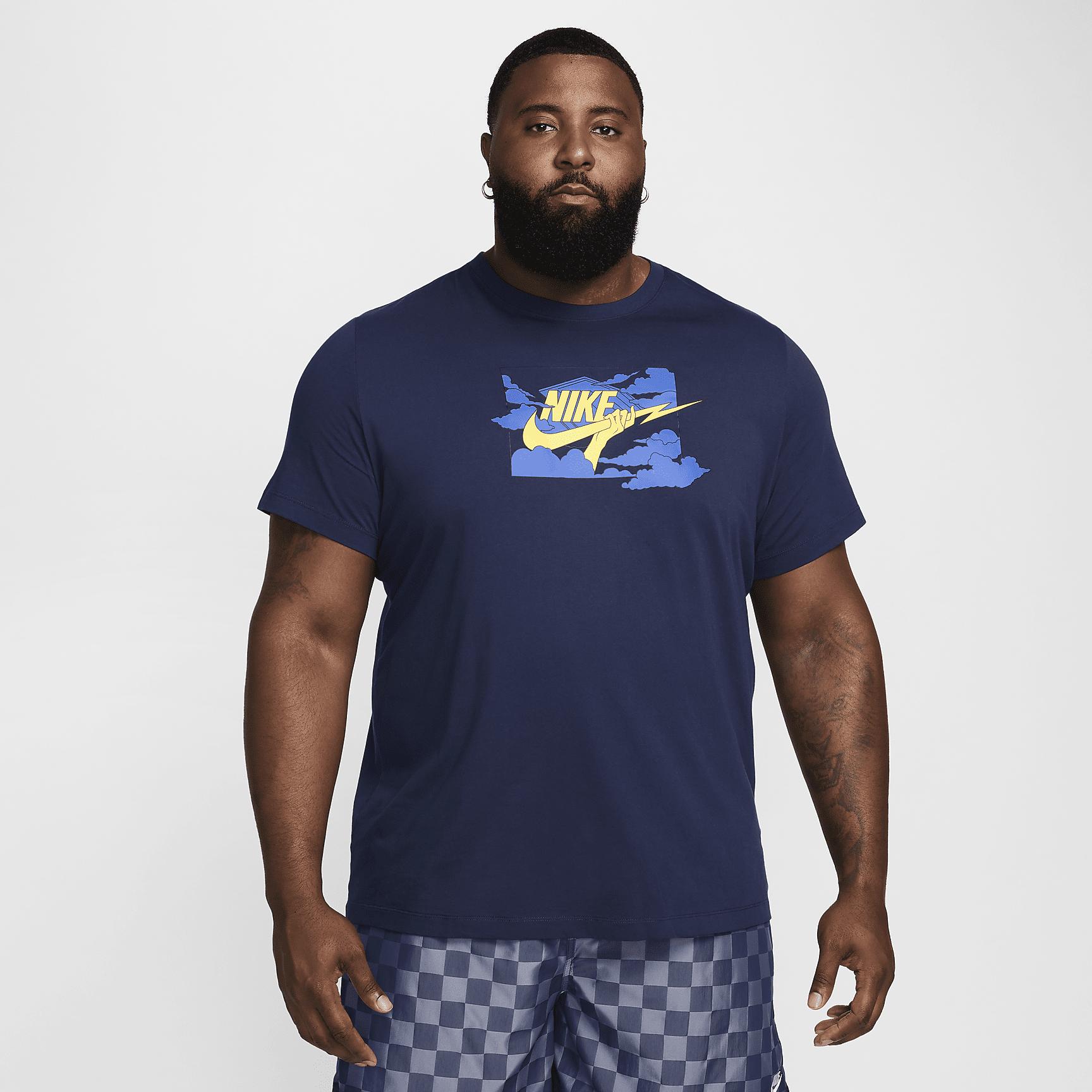 Nike Club Men's T-Shirt Product Image