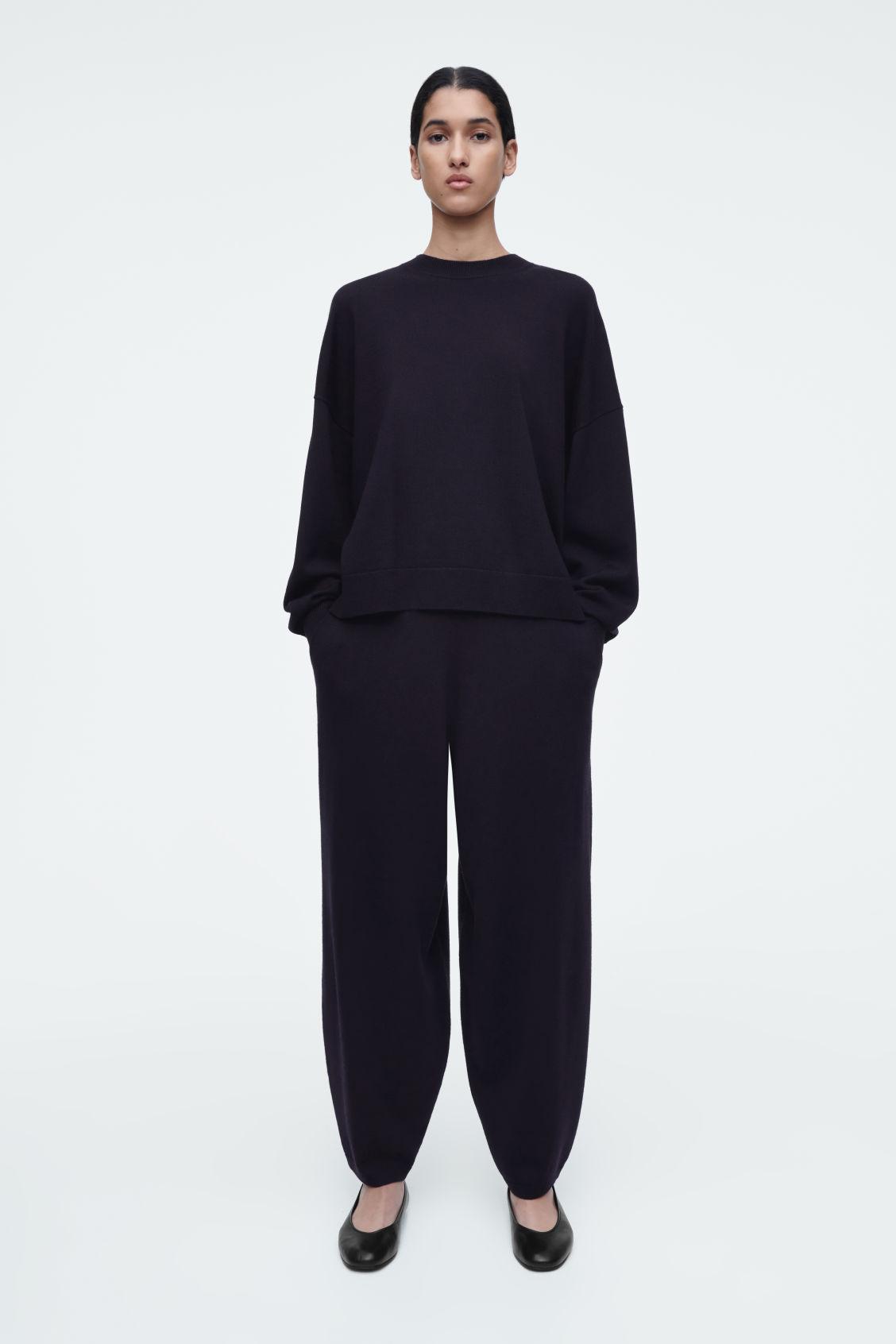 MERINO WOOL BARREL-LEG PANTS Product Image