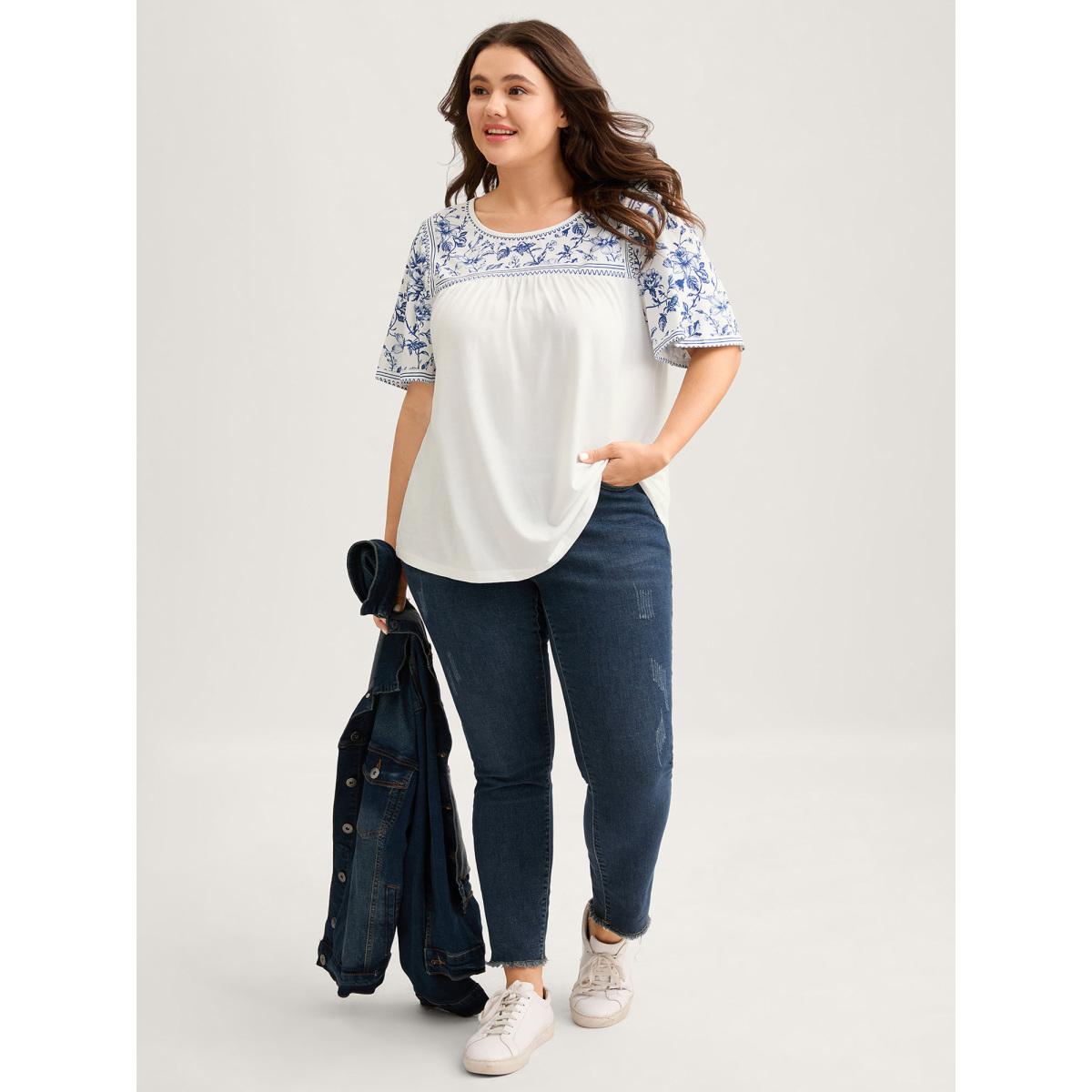 Plus Size Floral Flowy Knit Solid T-Shirt WhiteSmoke Women Leisure Round Neck Casual T-shirts BloomChic 26/4X Product Image