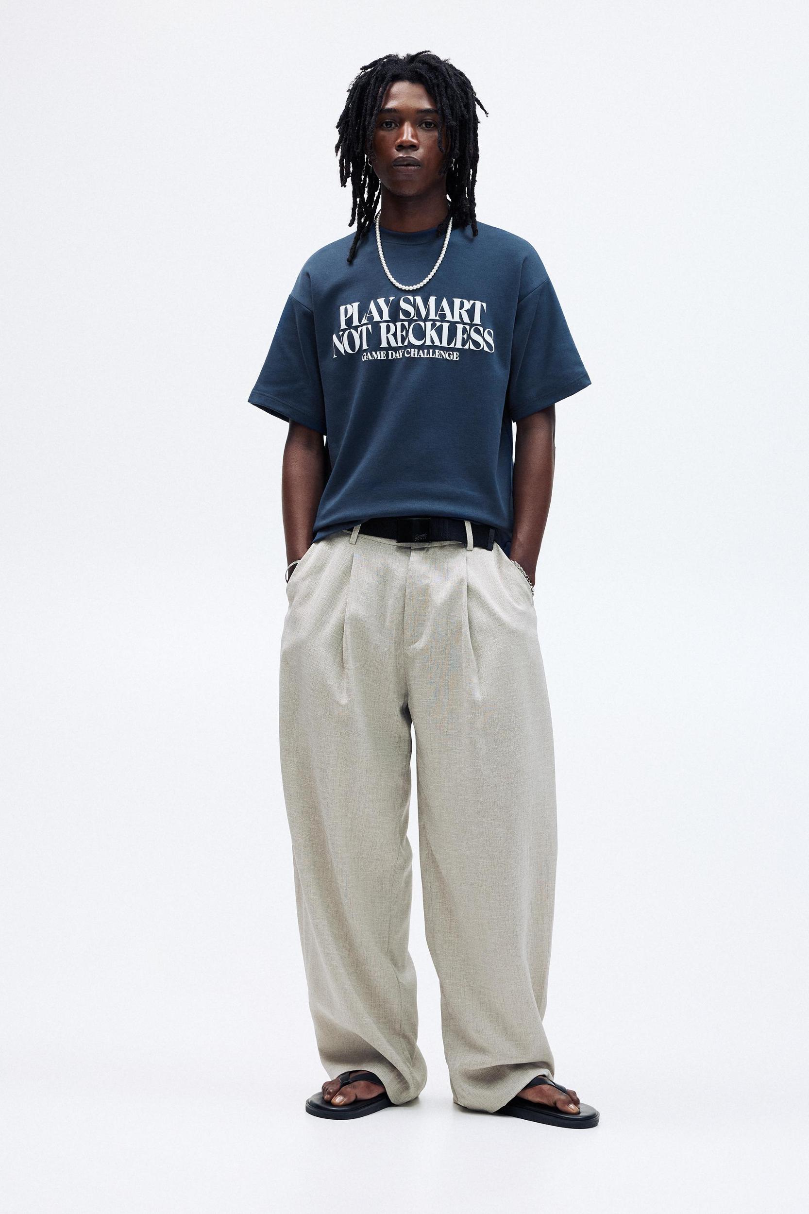 Embroidered short sleeve sweatshirt Product Image