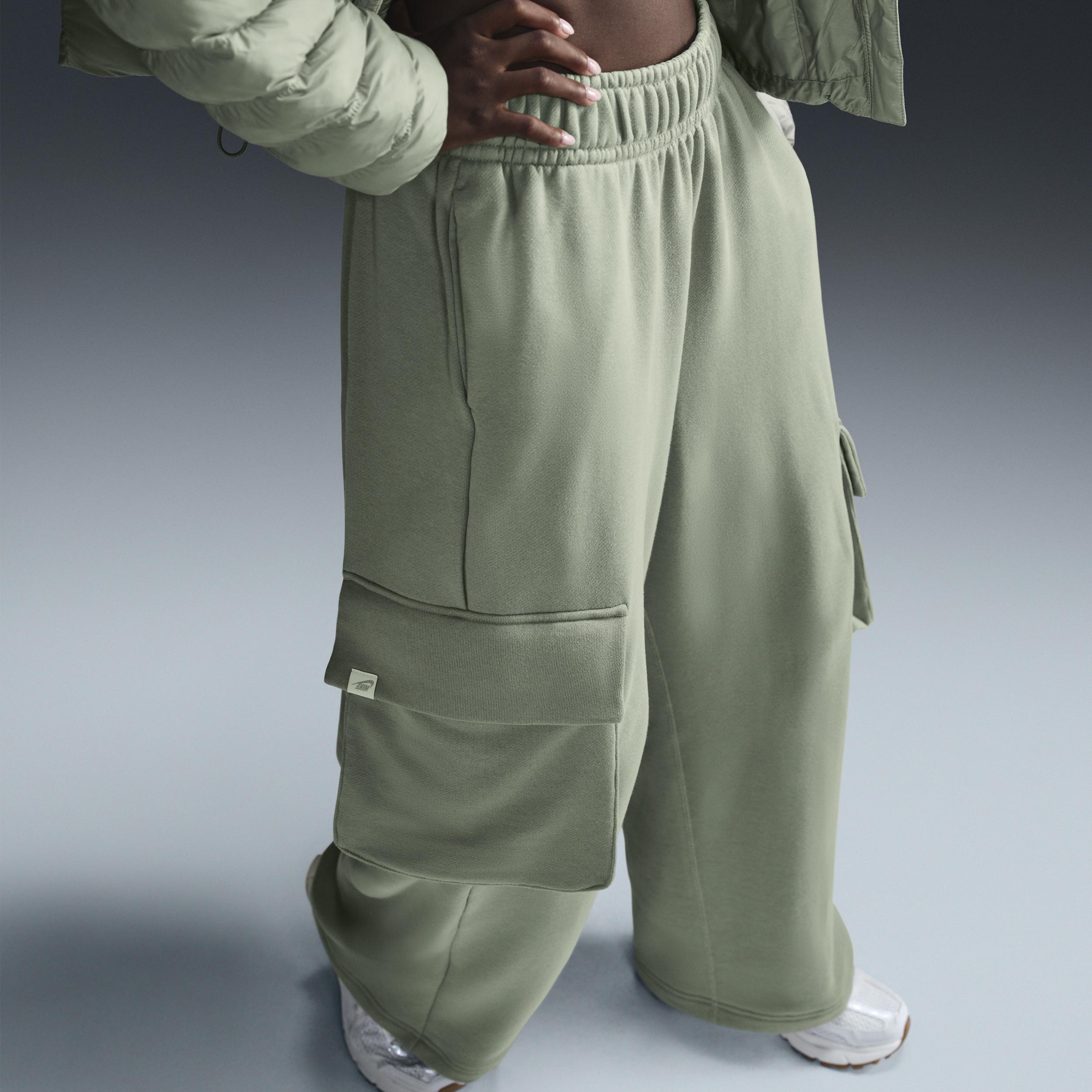 Women's Nike Sportswear Low-Rise Oversized French Terry Open-Hem Pants Product Image