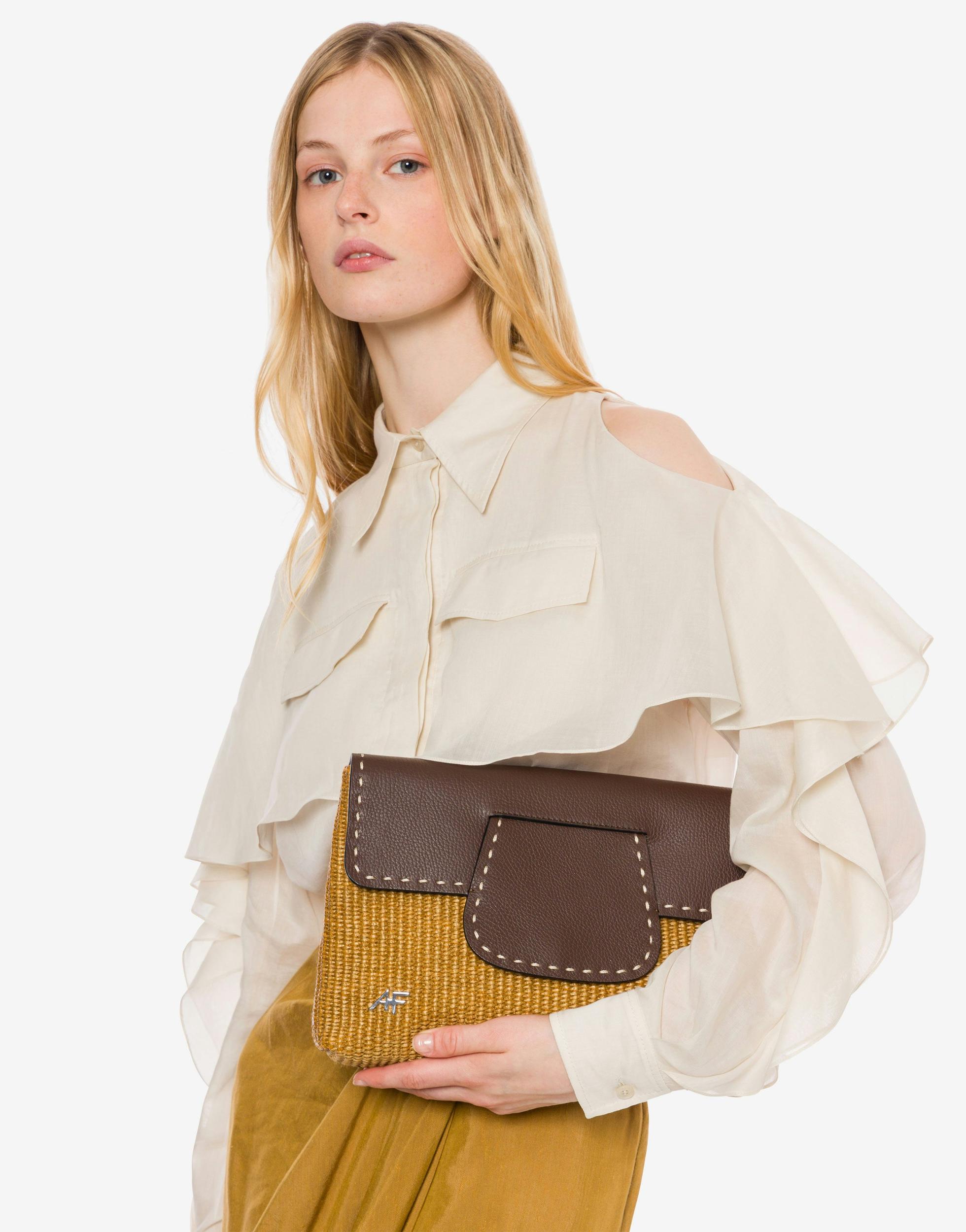 Raffia clutch Product Image