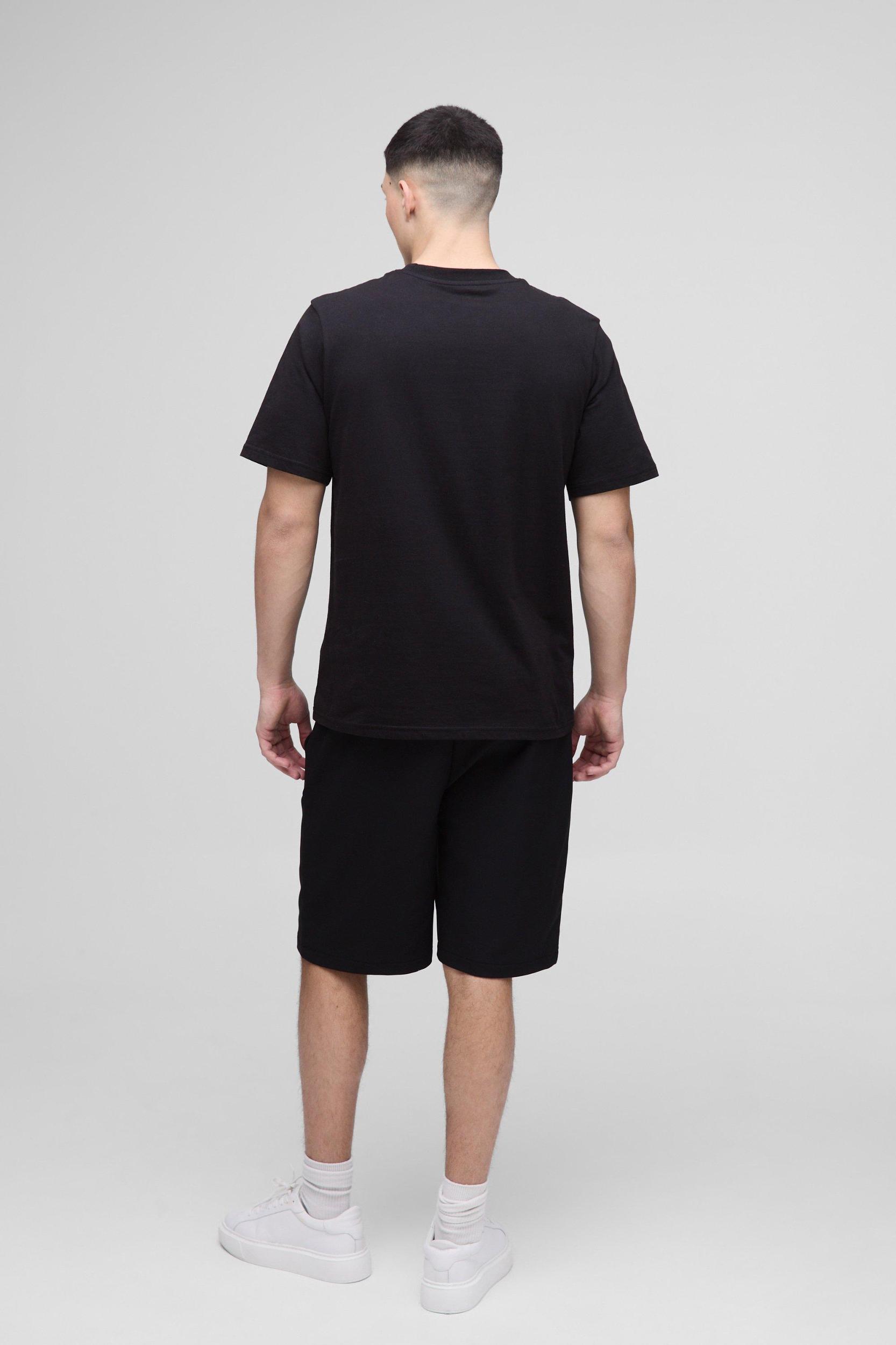 Elasticated Waist Relaxed Technical Stretch Shorts | boohooMAN USA Product Image