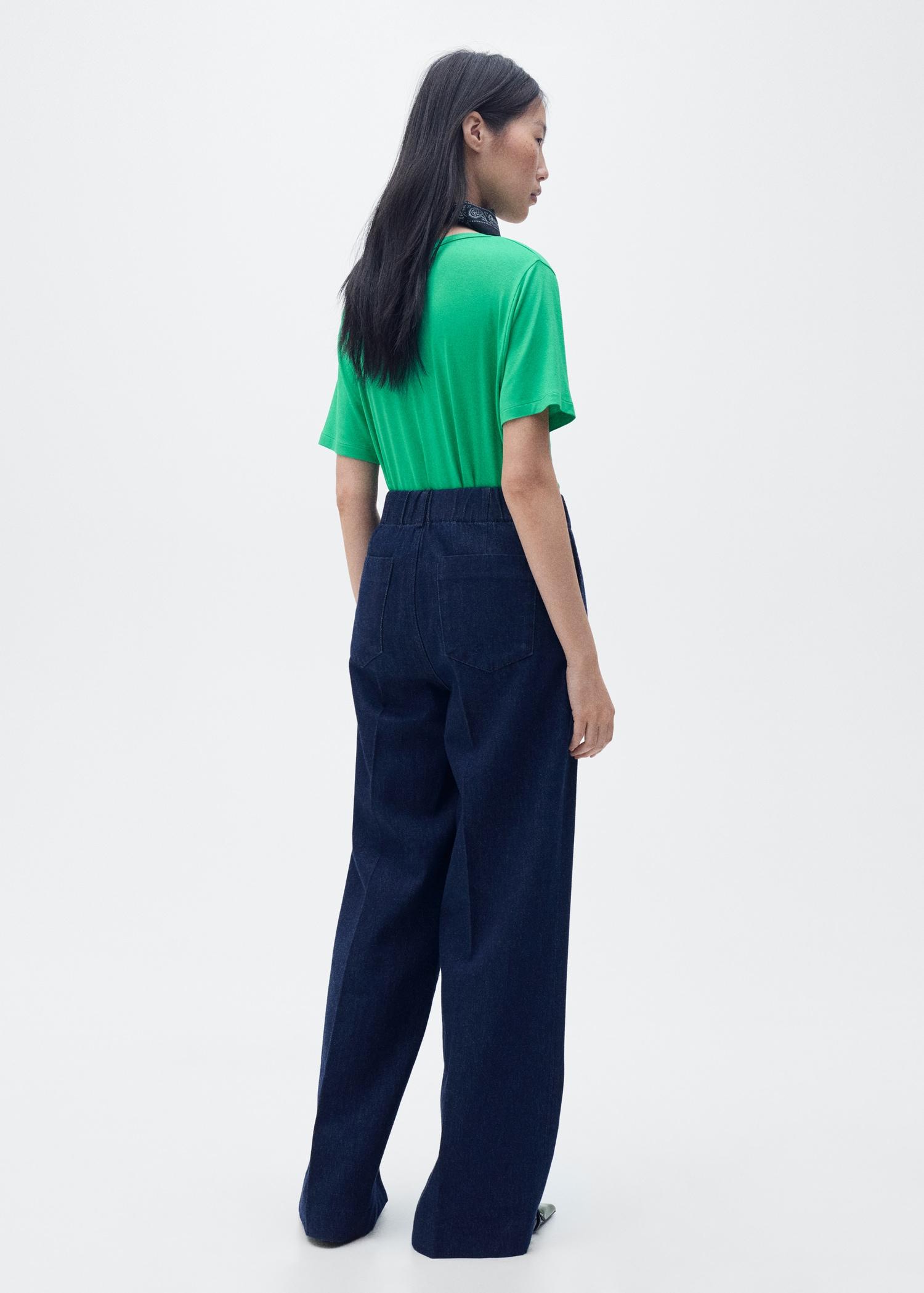 V-neck T-shirt - Women | MANGO USA Product Image