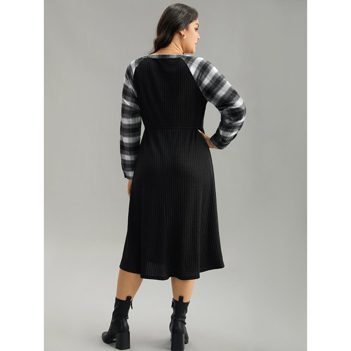 Plus Size Rib Knit Plaid Patchwork Pocket Notched Dress Black Women Casual Patchwork Notched collar Long Sleeve Curvy Midi Dress BloomChic 12/L Product Image